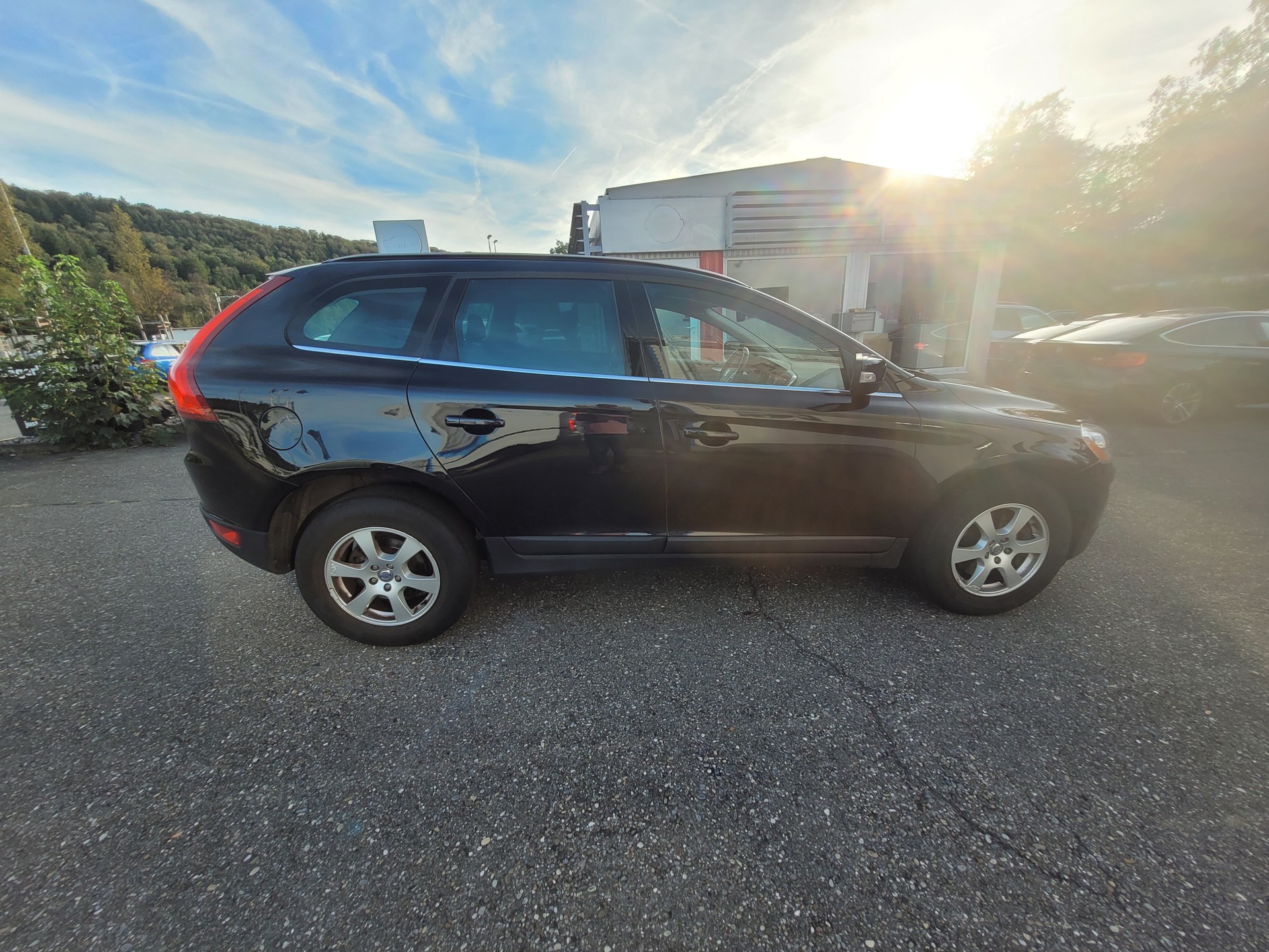 VOLVO XC60 D5 AWD Momentum Geartronic-image-2