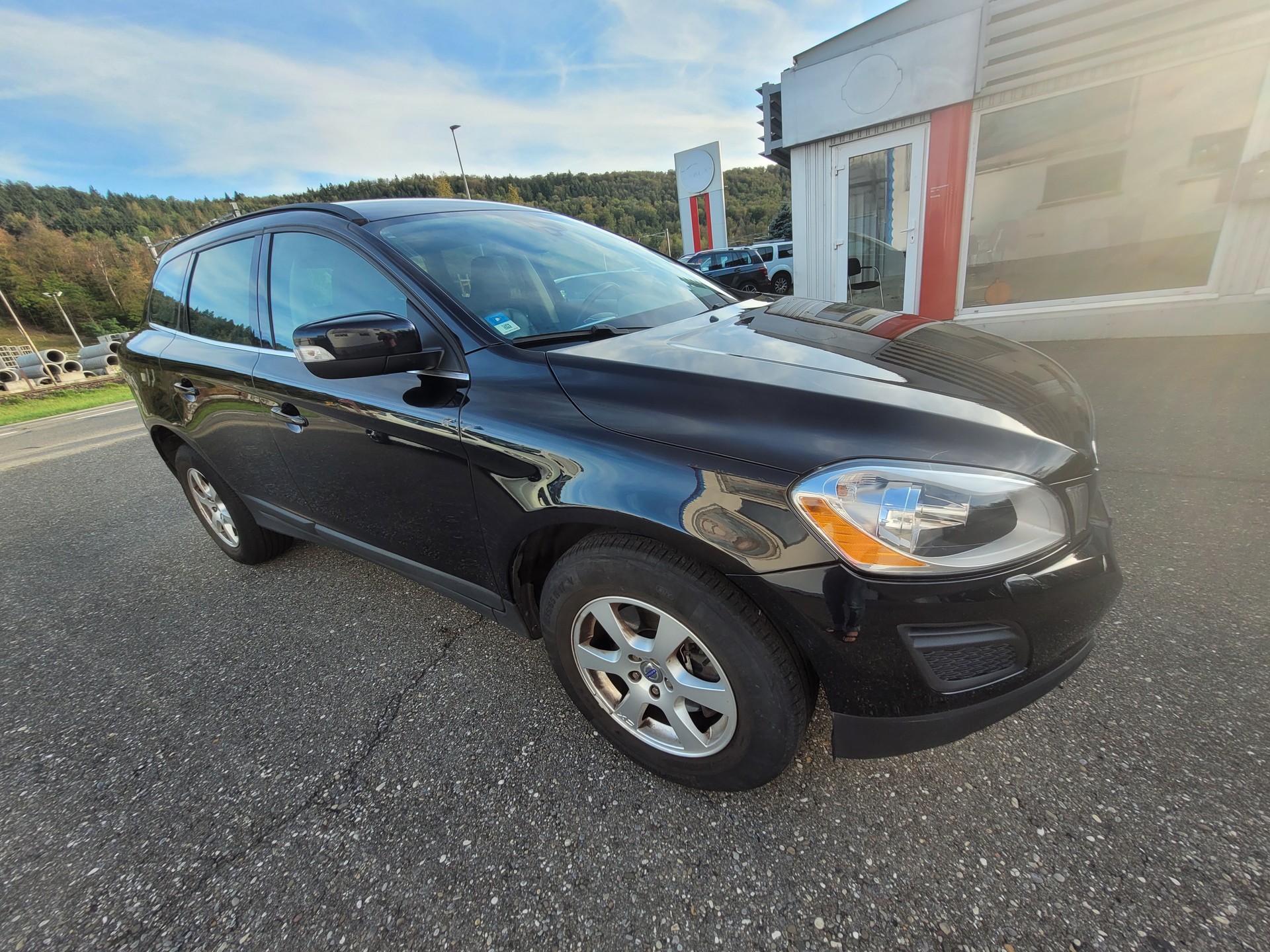 VOLVO XC60 D5 AWD Momentum Geartronic-image-4