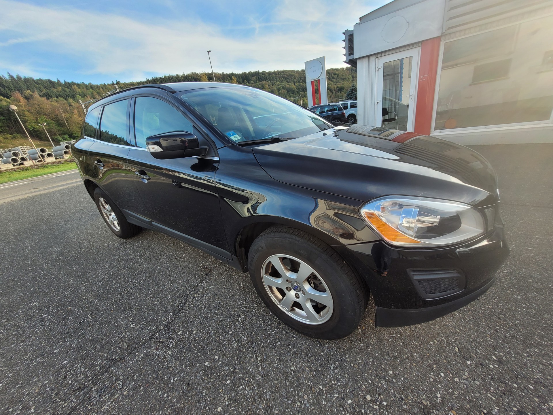 VOLVO XC60 D5 AWD Momentum Geartronic-image-5