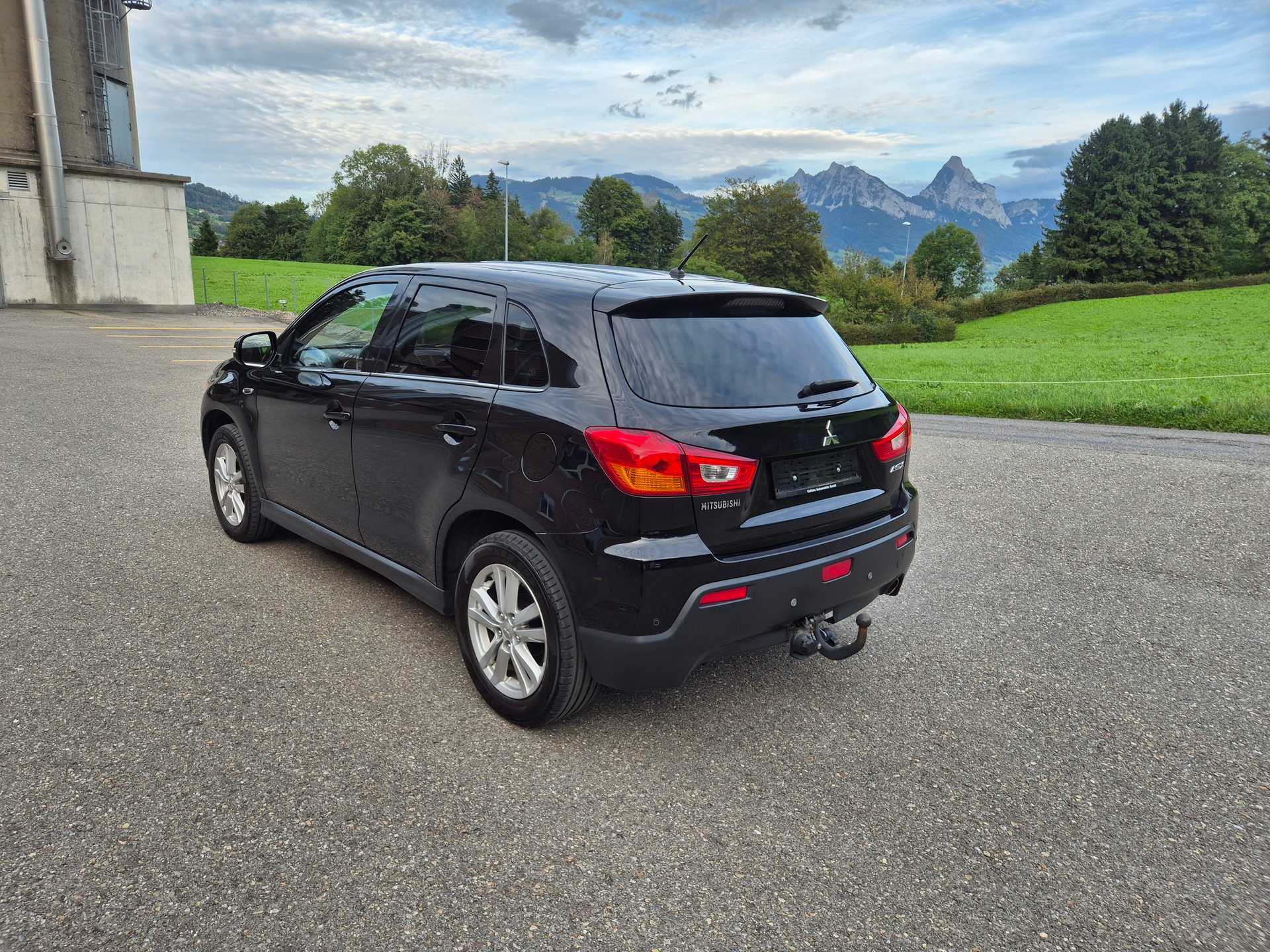 MITSUBISHI ASX 1.8 DID Inform 4WD-image-2