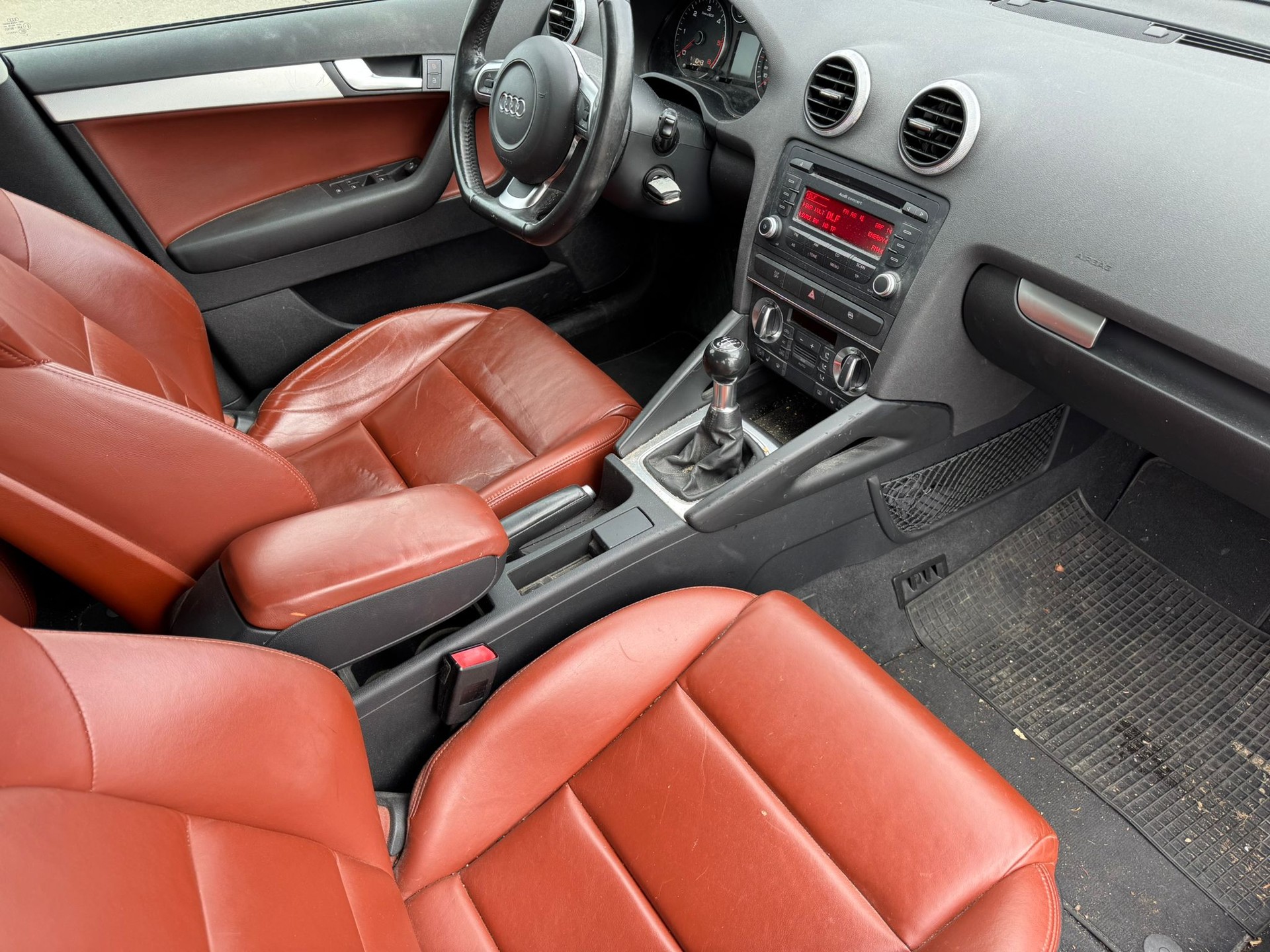 AUDI A3 Sportback 2.0 TDI Ambition quattro-image-7