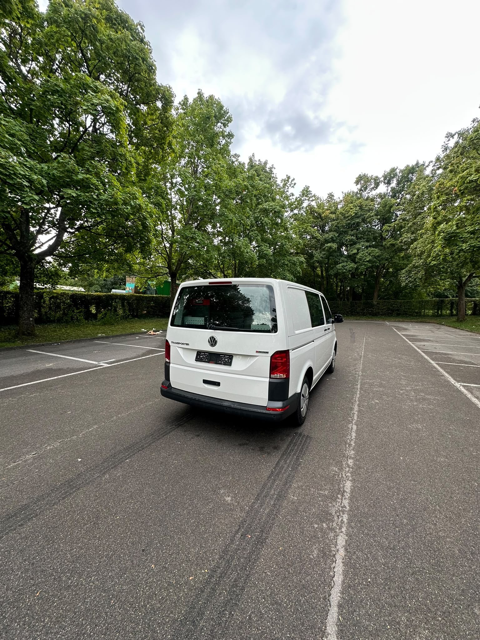 VW T6.1 2.0 TDI 4Motion DSG-image-3
