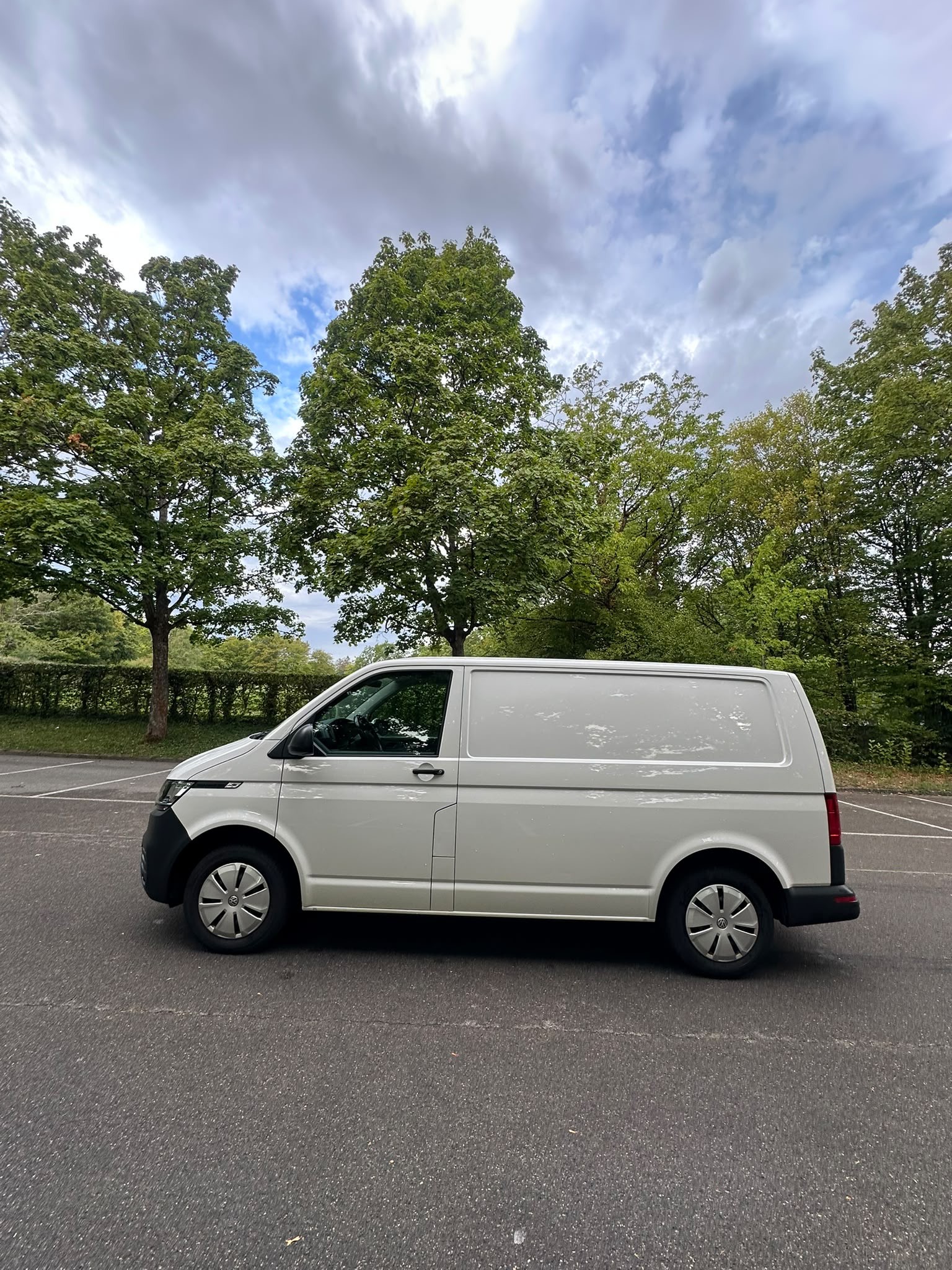 VW T6.1 2.0 TDI 4Motion DSG-image-6
