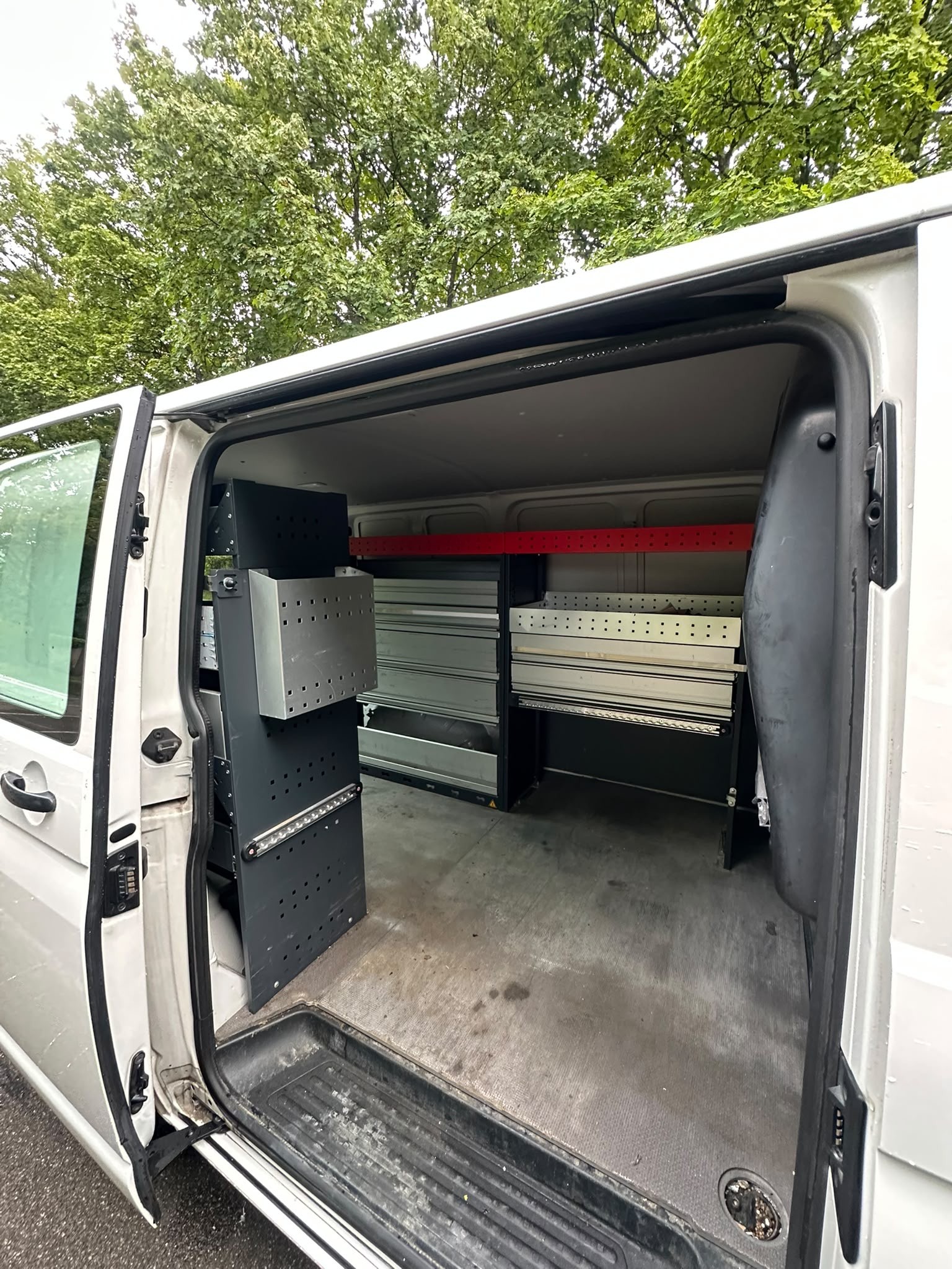 VW T6.1 2.0 TDI 4Motion DSG-image-8