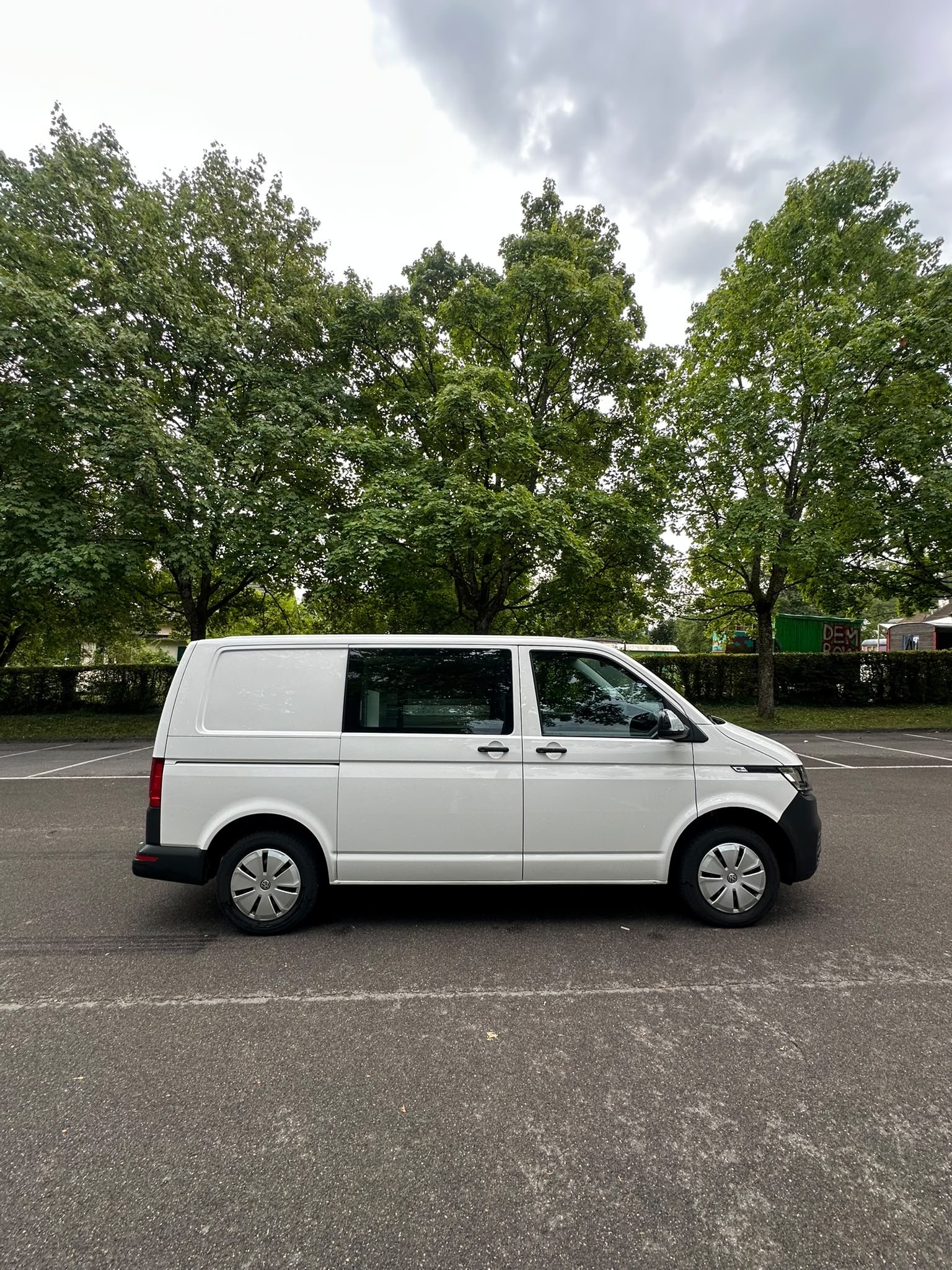 VW T6.1 2.0 TDI 4Motion DSG-image-2