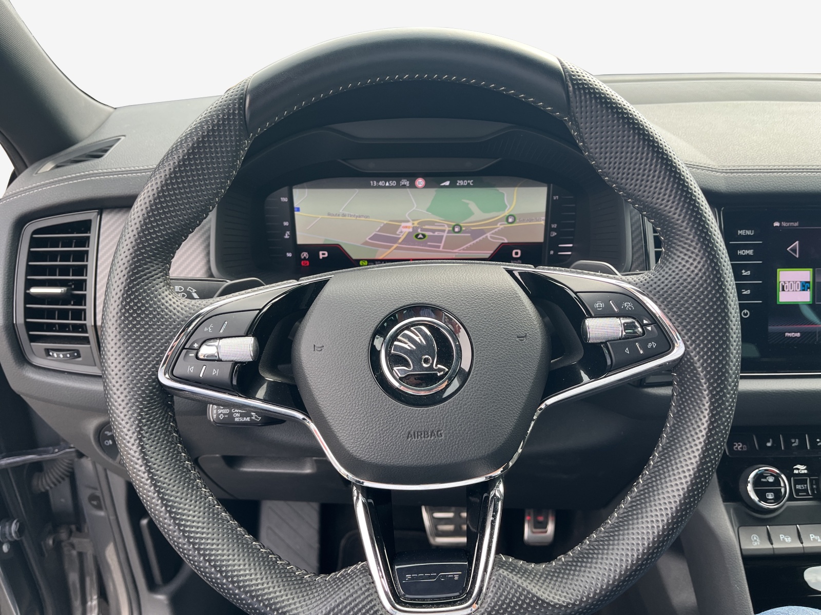SKODA Kodiaq 2.0 TDI CR SportLine 4x4 DSG-image-9