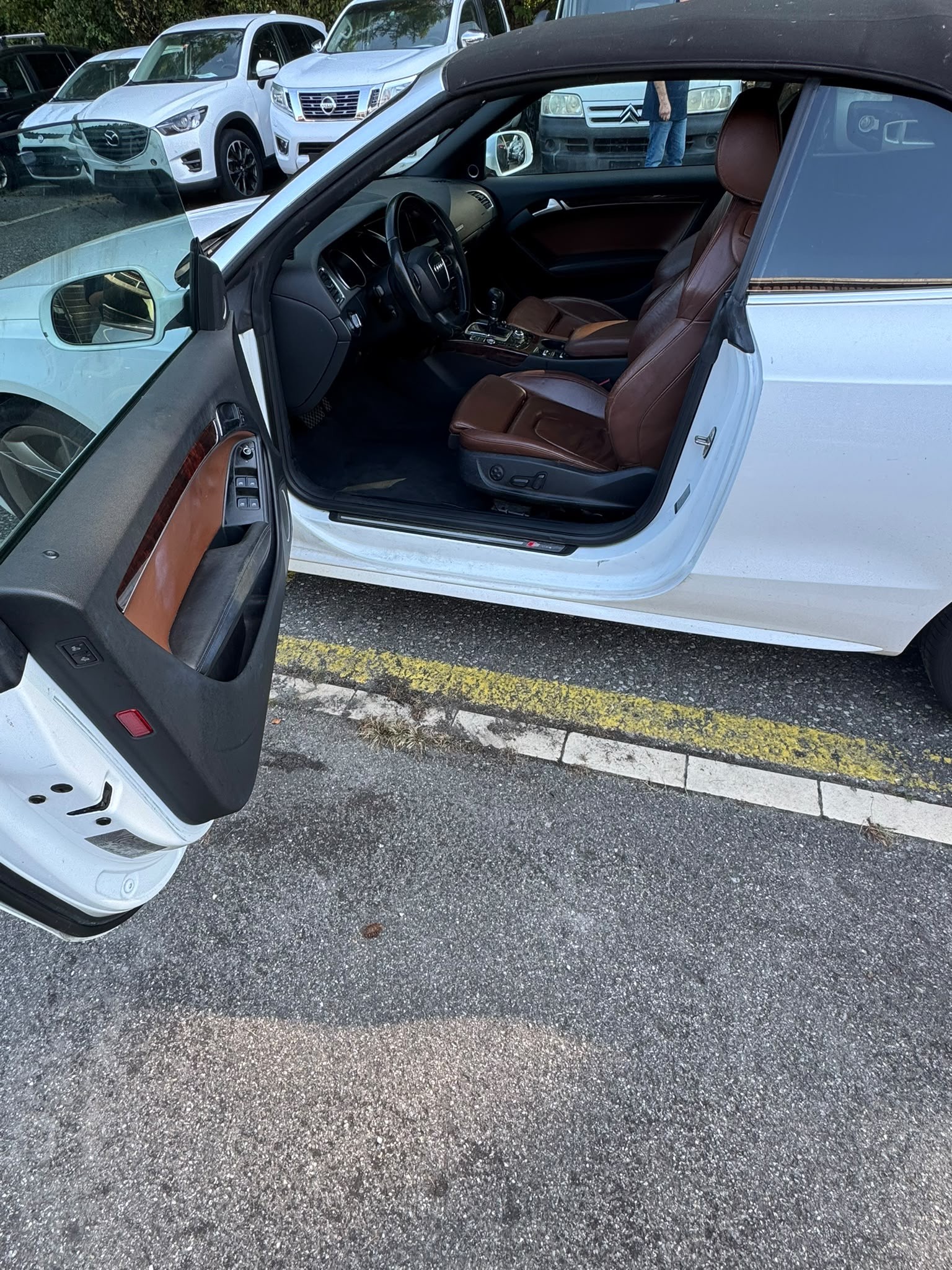 AUDI A5 Cabriolet 3.0 TDI quattro S-tronic-image-5