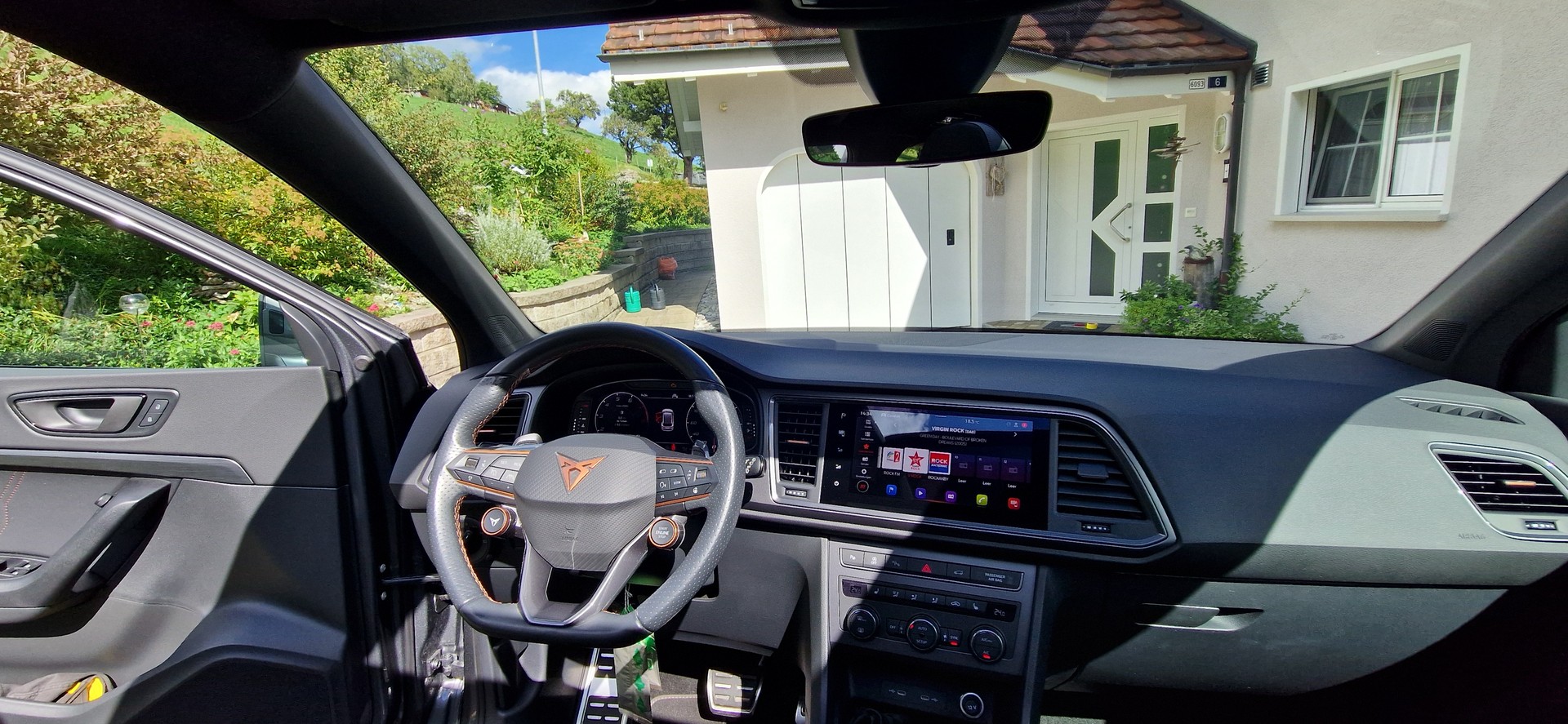 CUPRA Ateca 2.0 TSI VZ 4Drive DSG *** 8fach bereift***Panoramaschiebedach***Anhängerkupplung schwenkbar-image-5