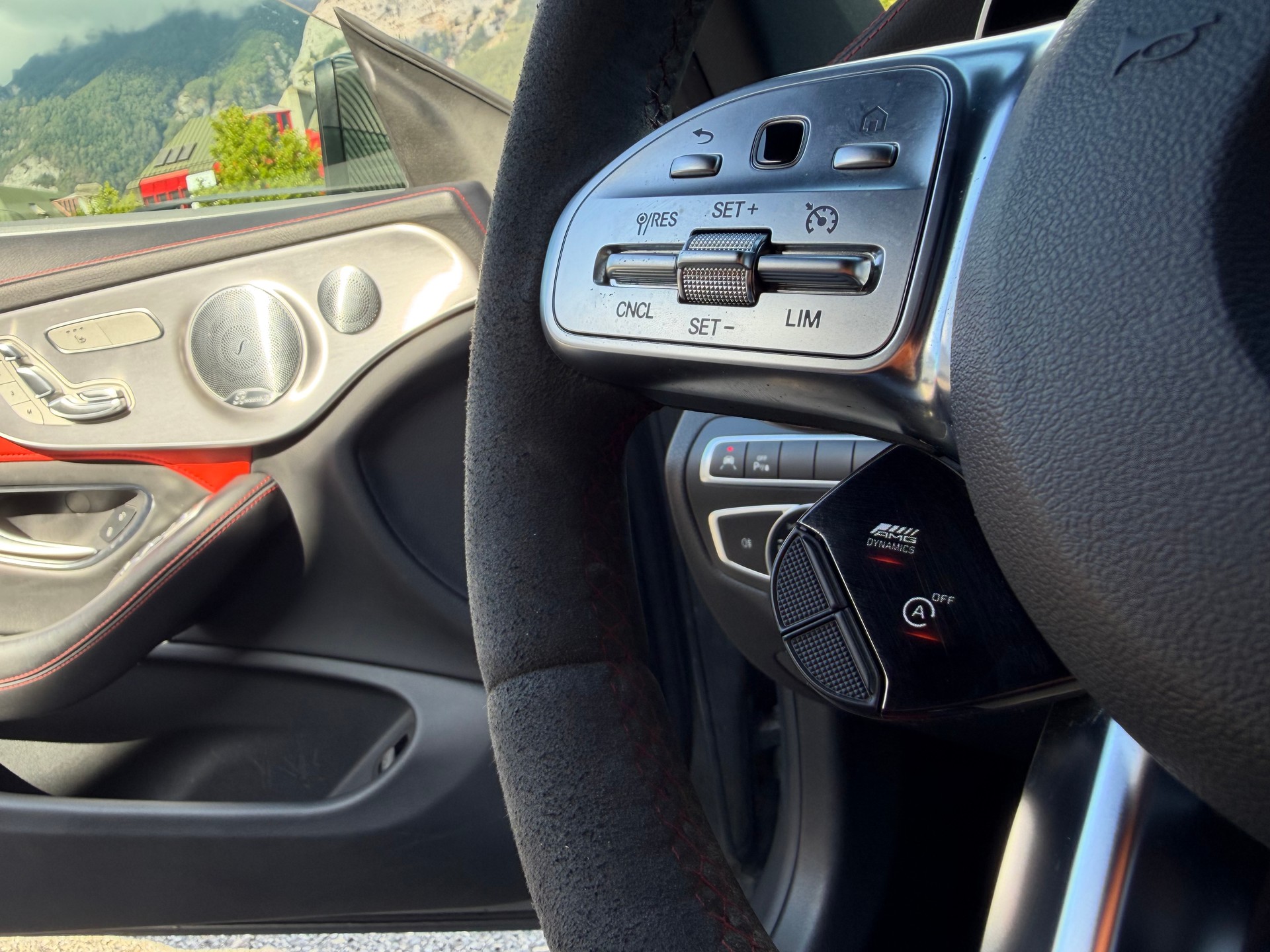 MERCEDES-BENZ C 63 S AMG 9G-tronic-image-11