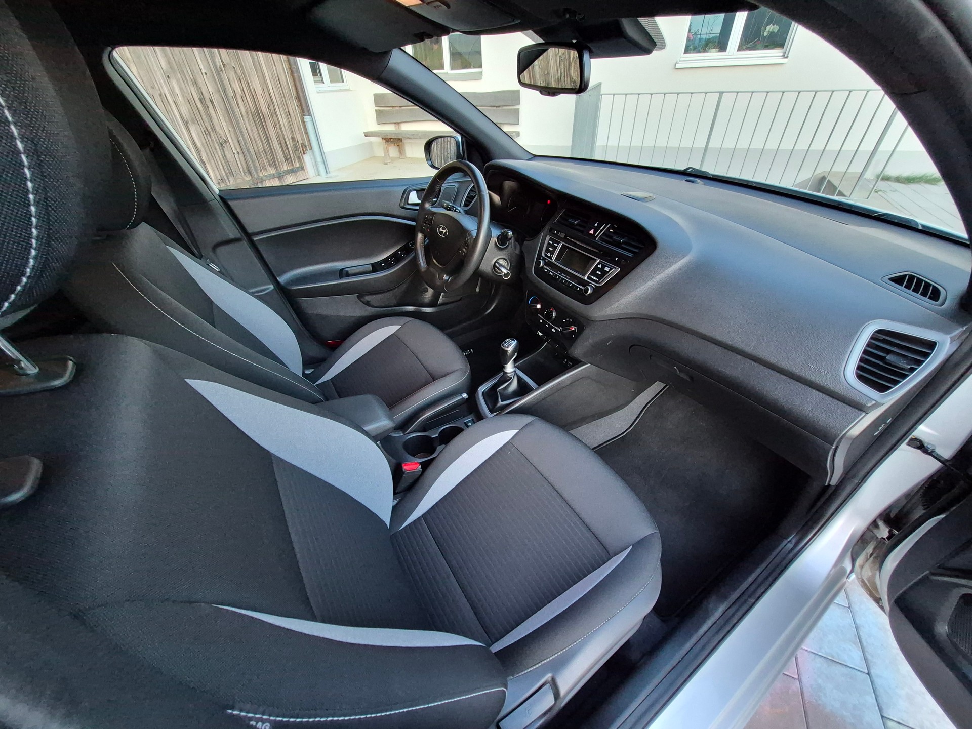 HYUNDAI 1.0 T-GDi Exxtra Plus-image-4