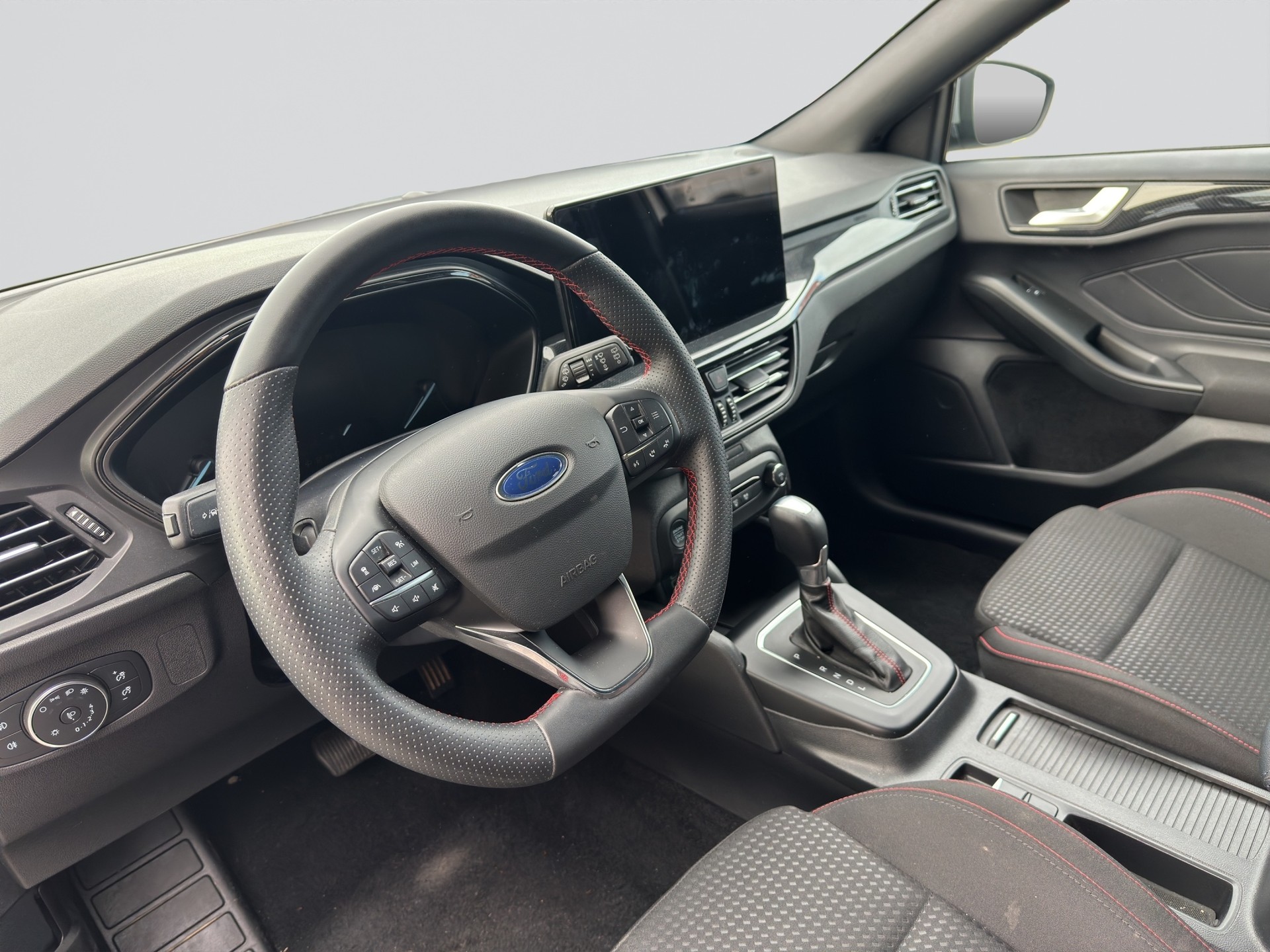 FORD Focus 1.0 MHEV ST-Line Automat-image-6