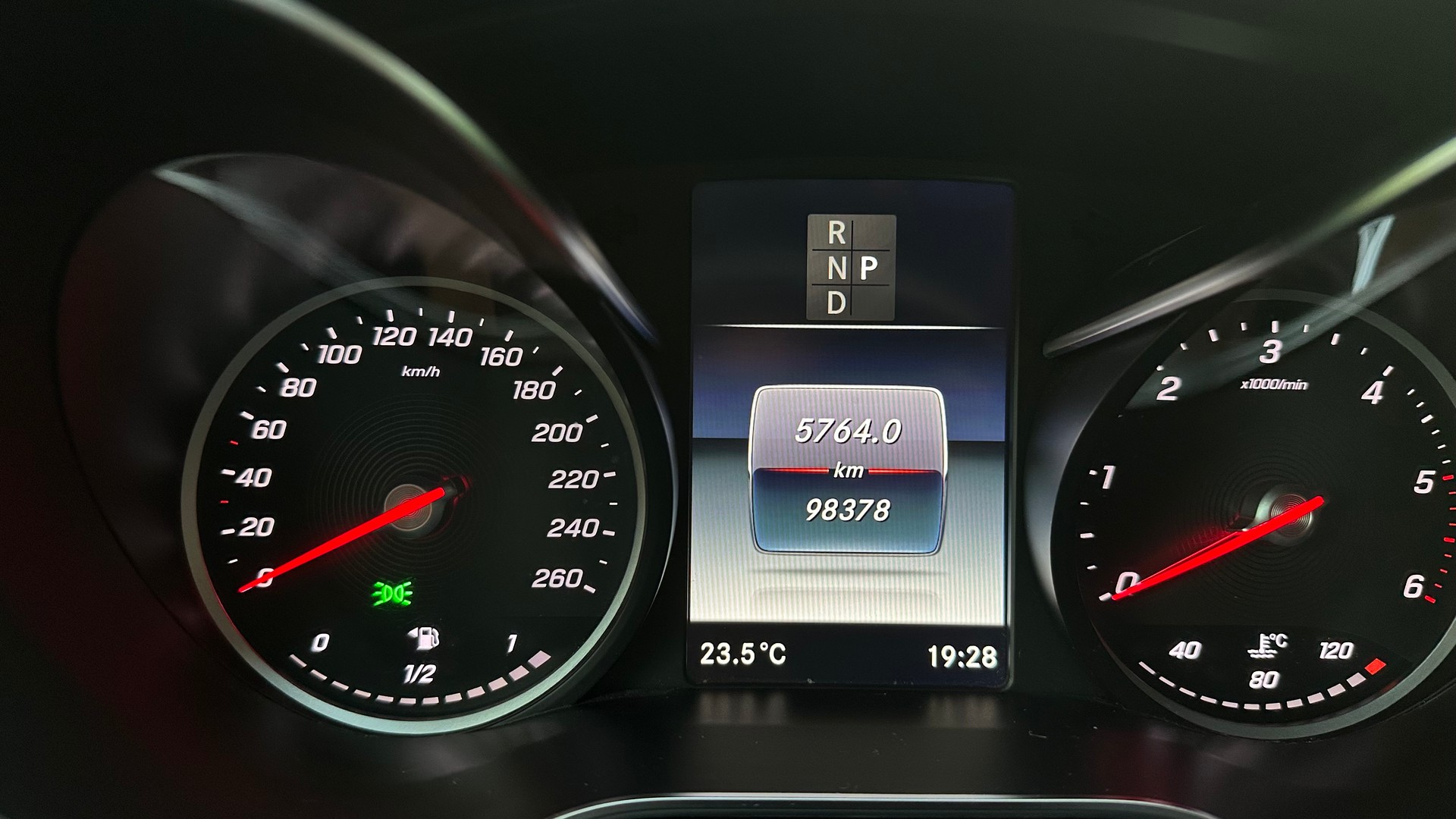 MERCEDES-BENZ V 300 d lang 4matic-image-6