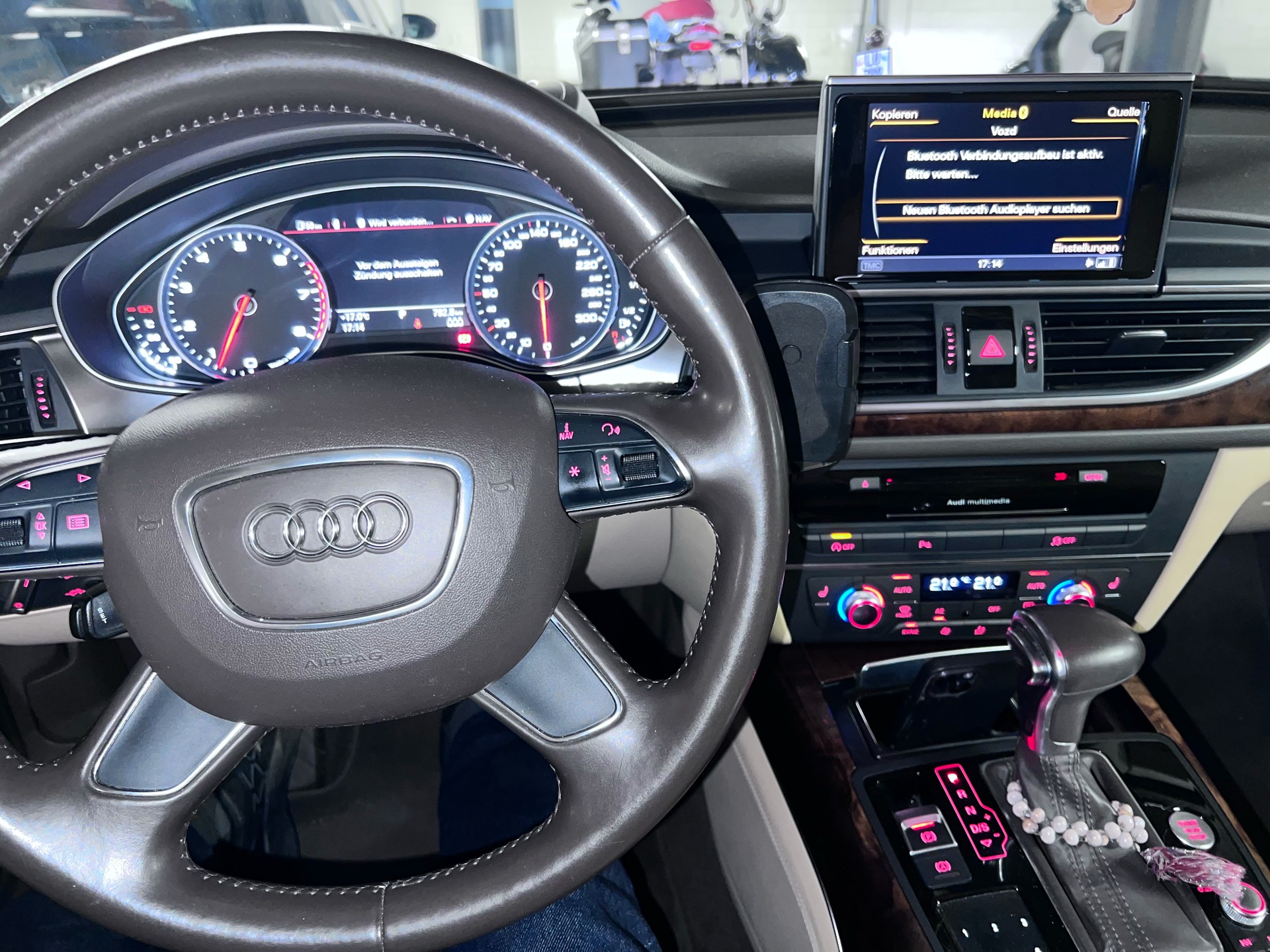 AUDI 3.0 V6 TFSI quattro S-Tr.-image-9