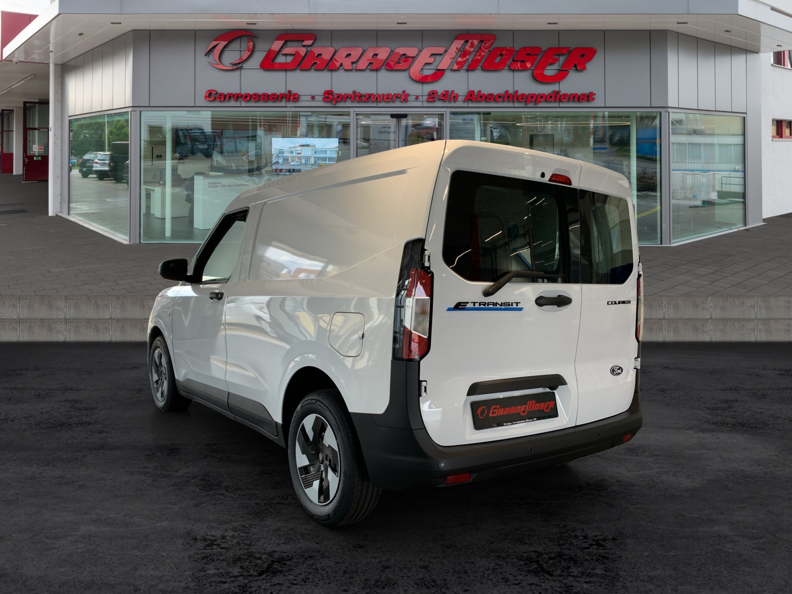 FORD E-Transit Courier Van Trend-image-3