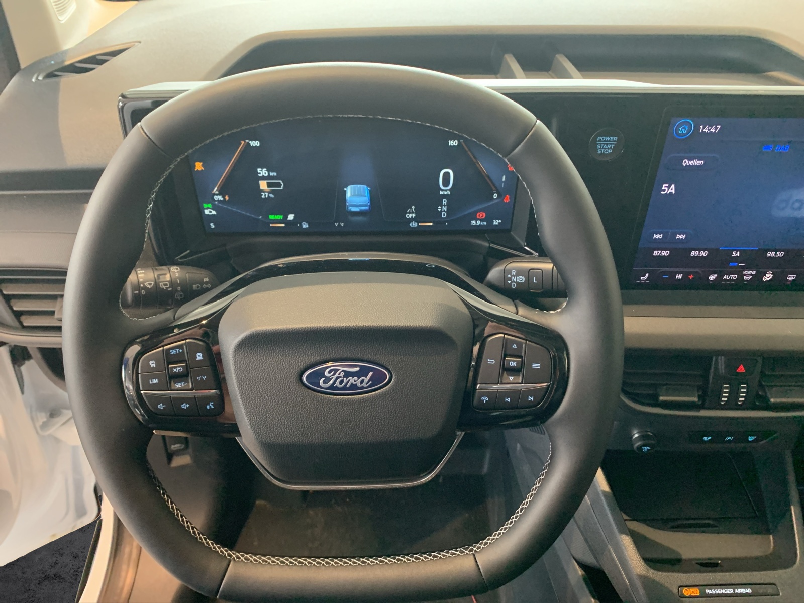 FORD E-Transit Courier Van Trend-image-8