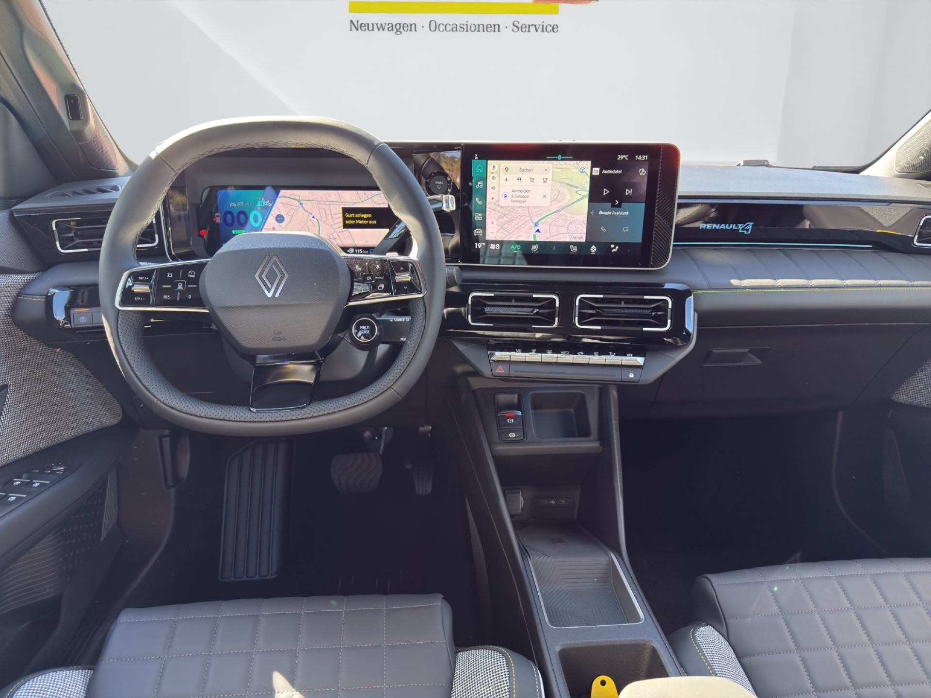 RENAULT R4 E-TECH ELECTRIC-image-10