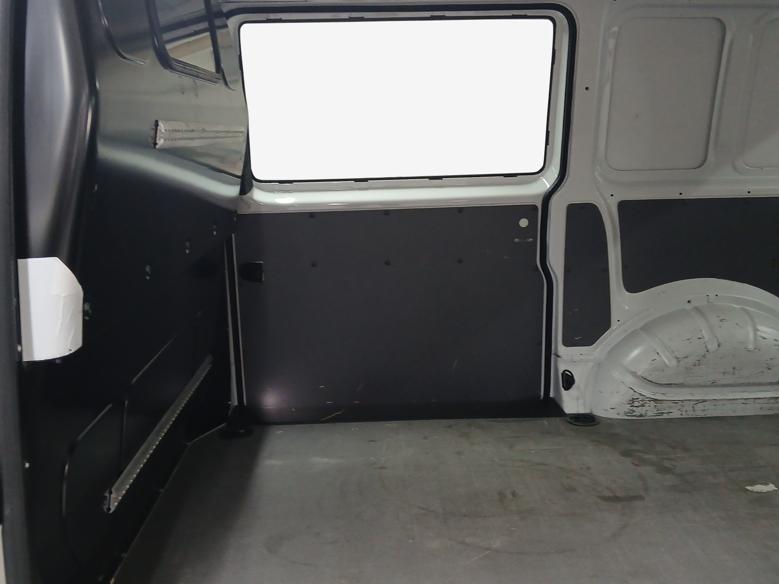VW T6.1 2.0 TDI-image-11