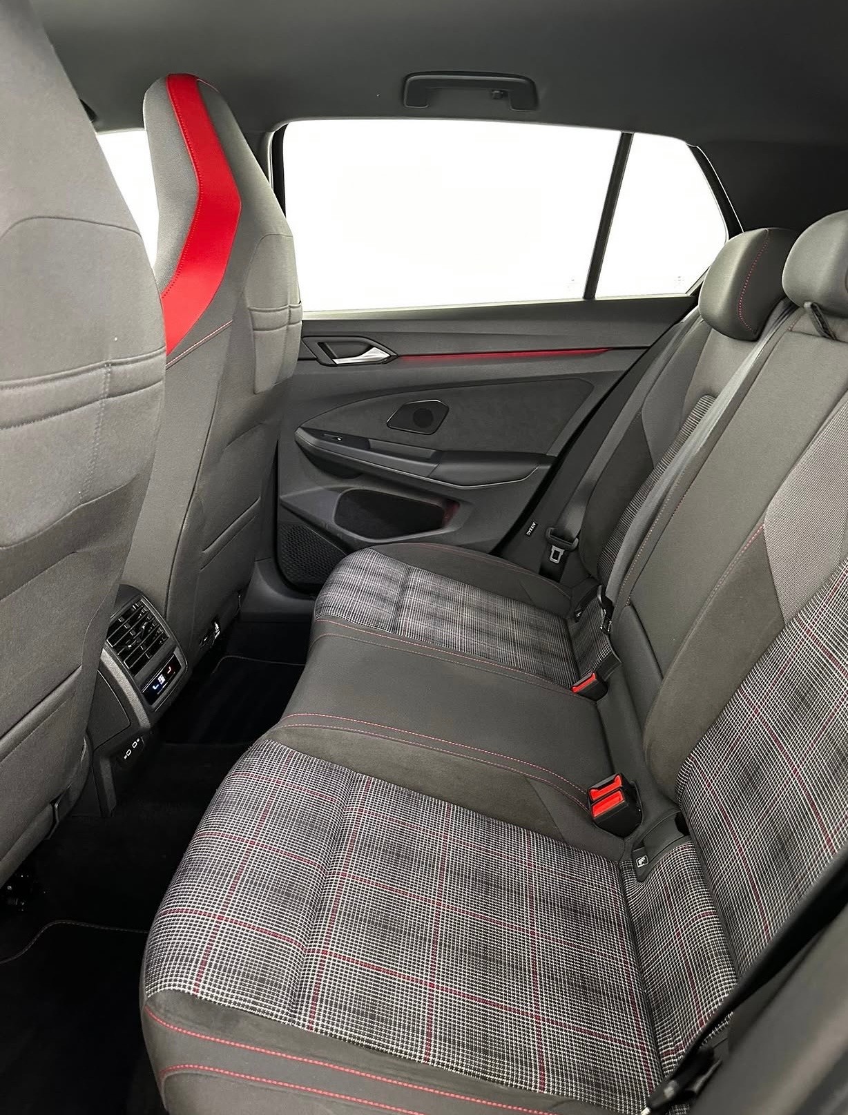 VW Golf 2.0 TSI GTI SCHALTUNG-image-6