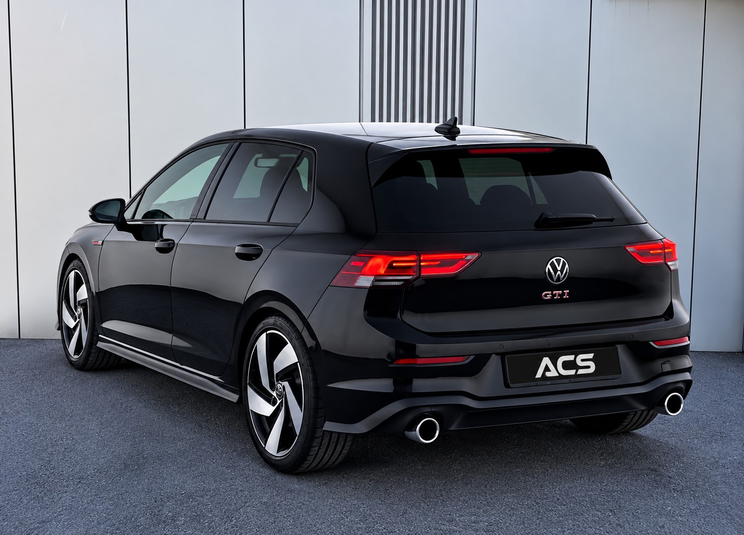 VW Golf 2.0 TSI GTI SCHALTUNG-image-2