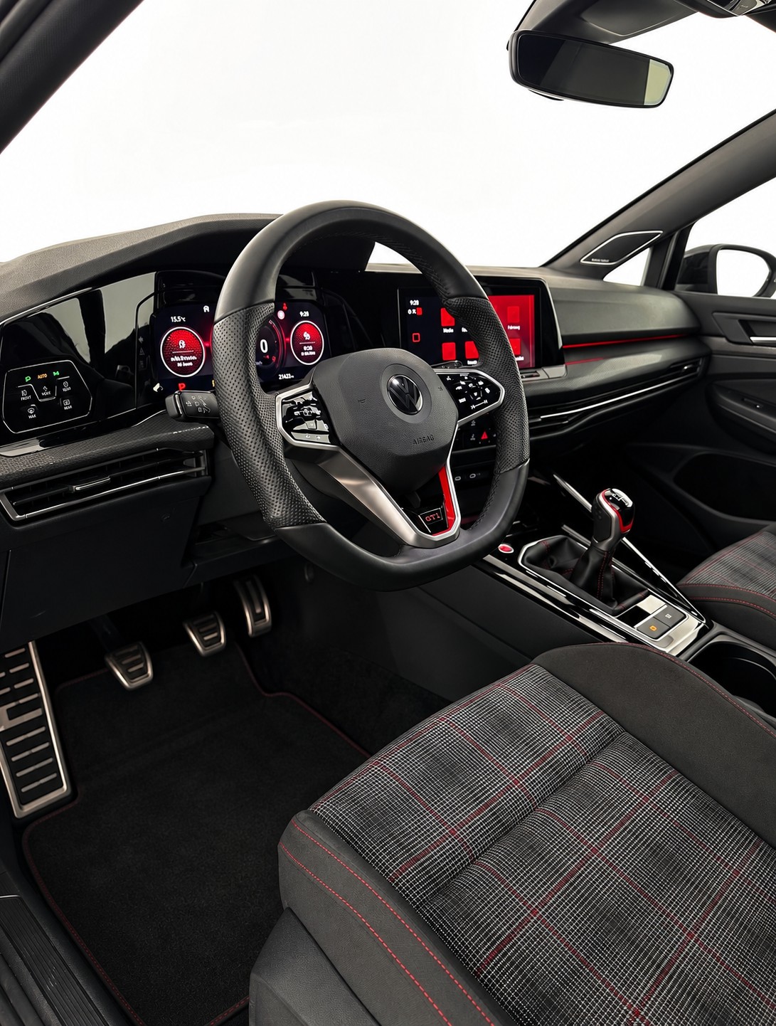 VW Golf 2.0 TSI GTI SCHALTUNG-image-4