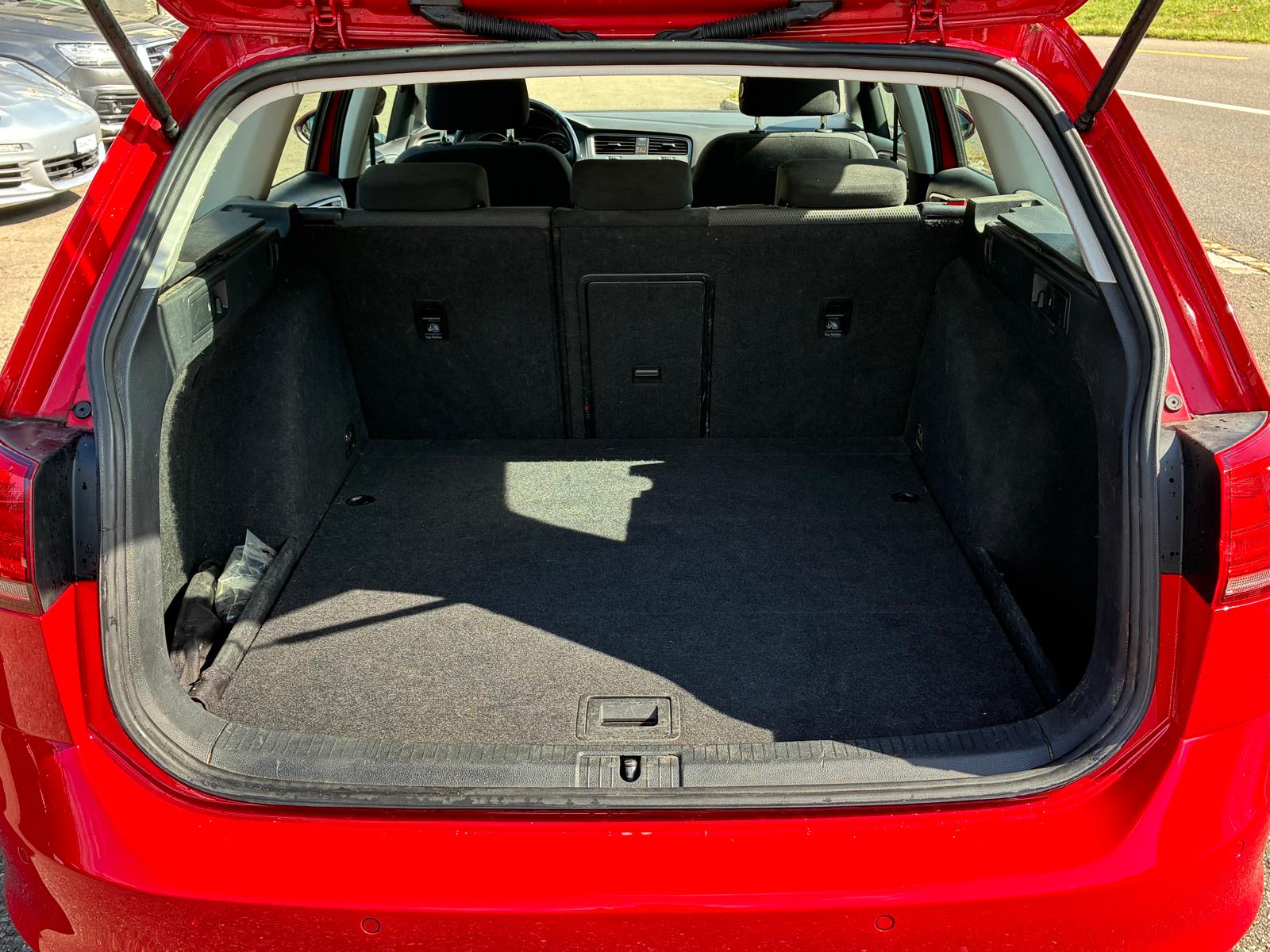 VW Golf Variant 1.6 TDI BlueMotion Comfortline-image-17