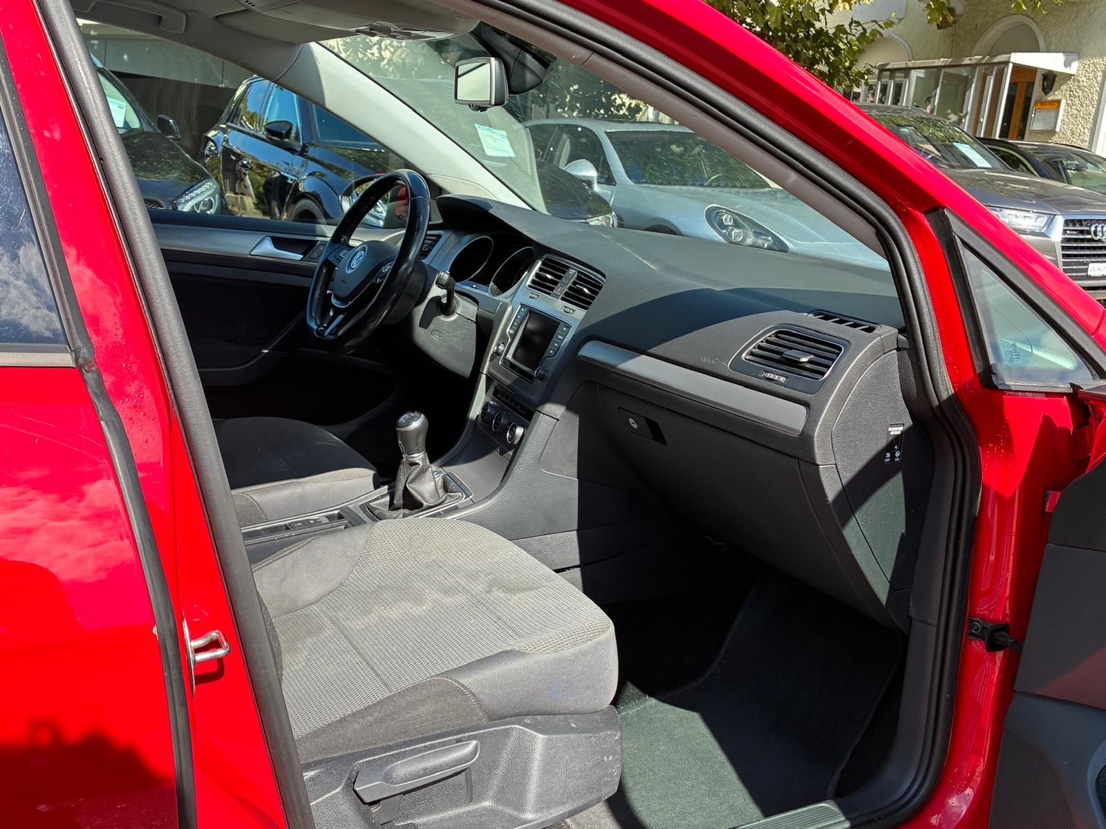 VW Golf Variant 1.6 TDI BlueMotion Comfortline-image-14