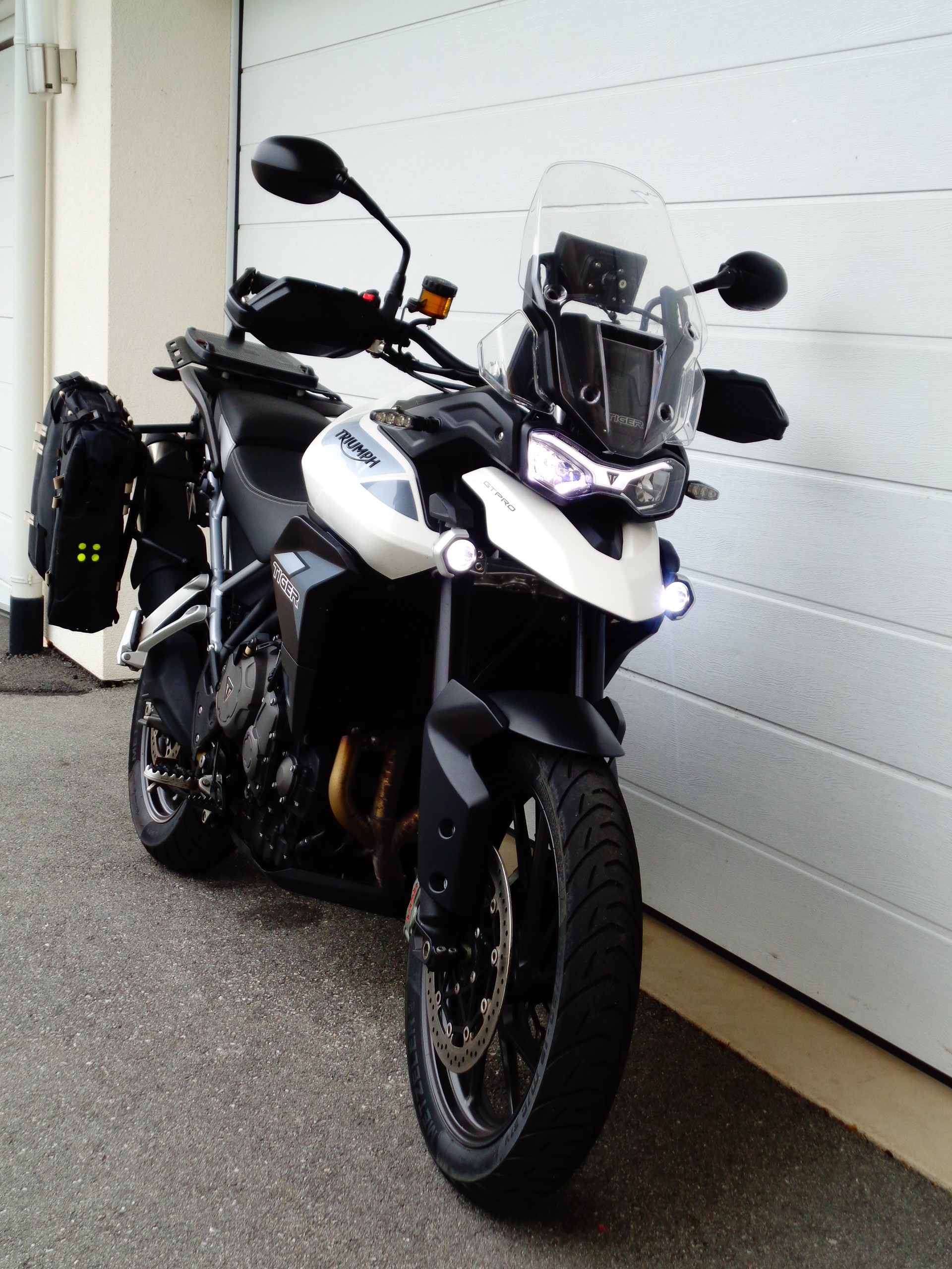 TRIUMPH Tiger 900 GT Pro Navi-showroom-element-1
