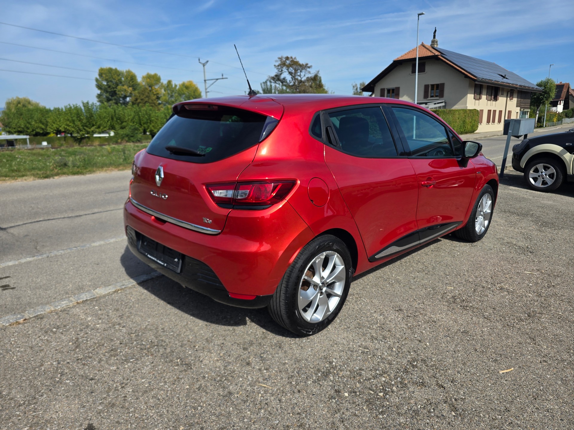RENAULT Clio 0.9 12V Limited-image-3