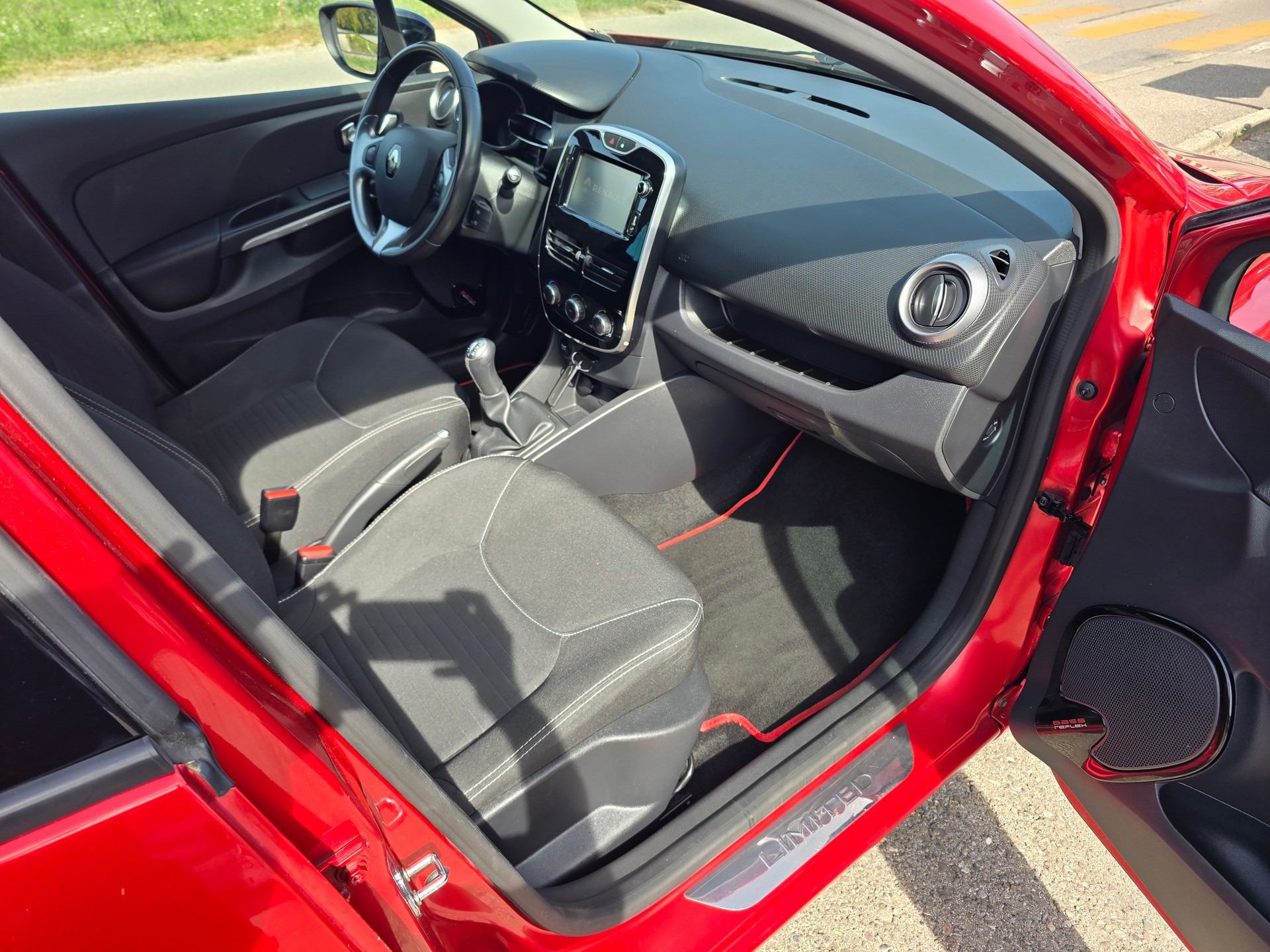RENAULT Clio 0.9 12V Limited-image-5