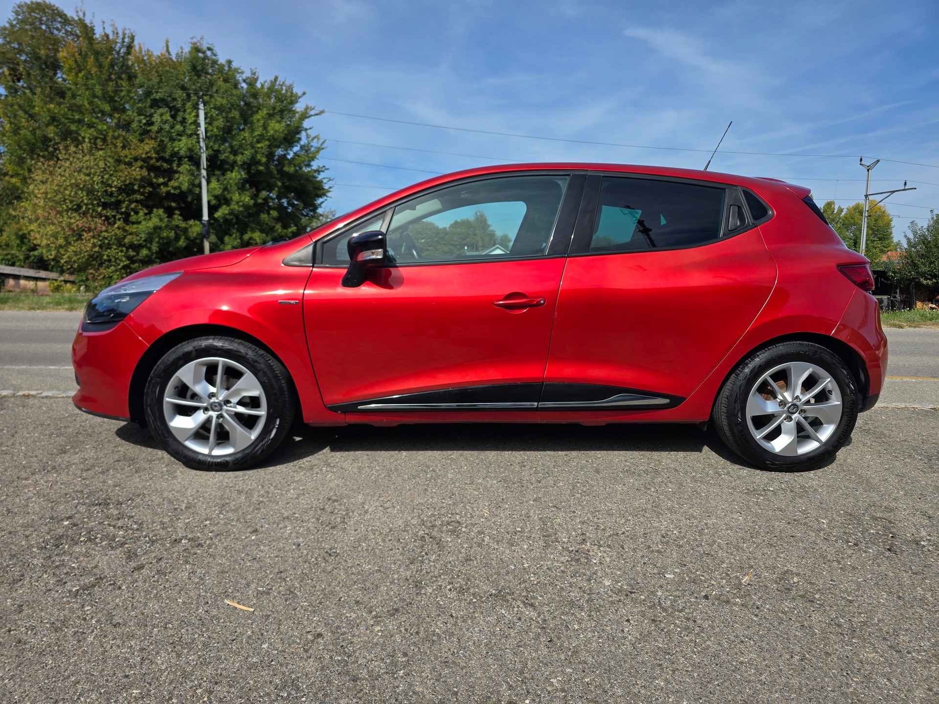 RENAULT Clio 0.9 12V Limited-image-4