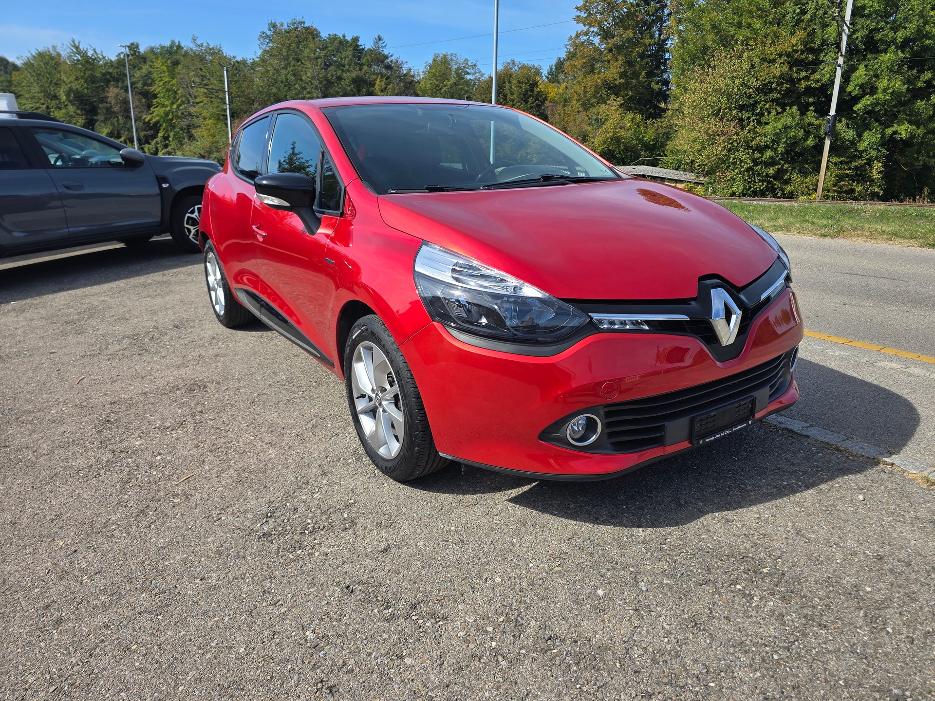 RENAULT Clio 0.9 12V Limited-image-1