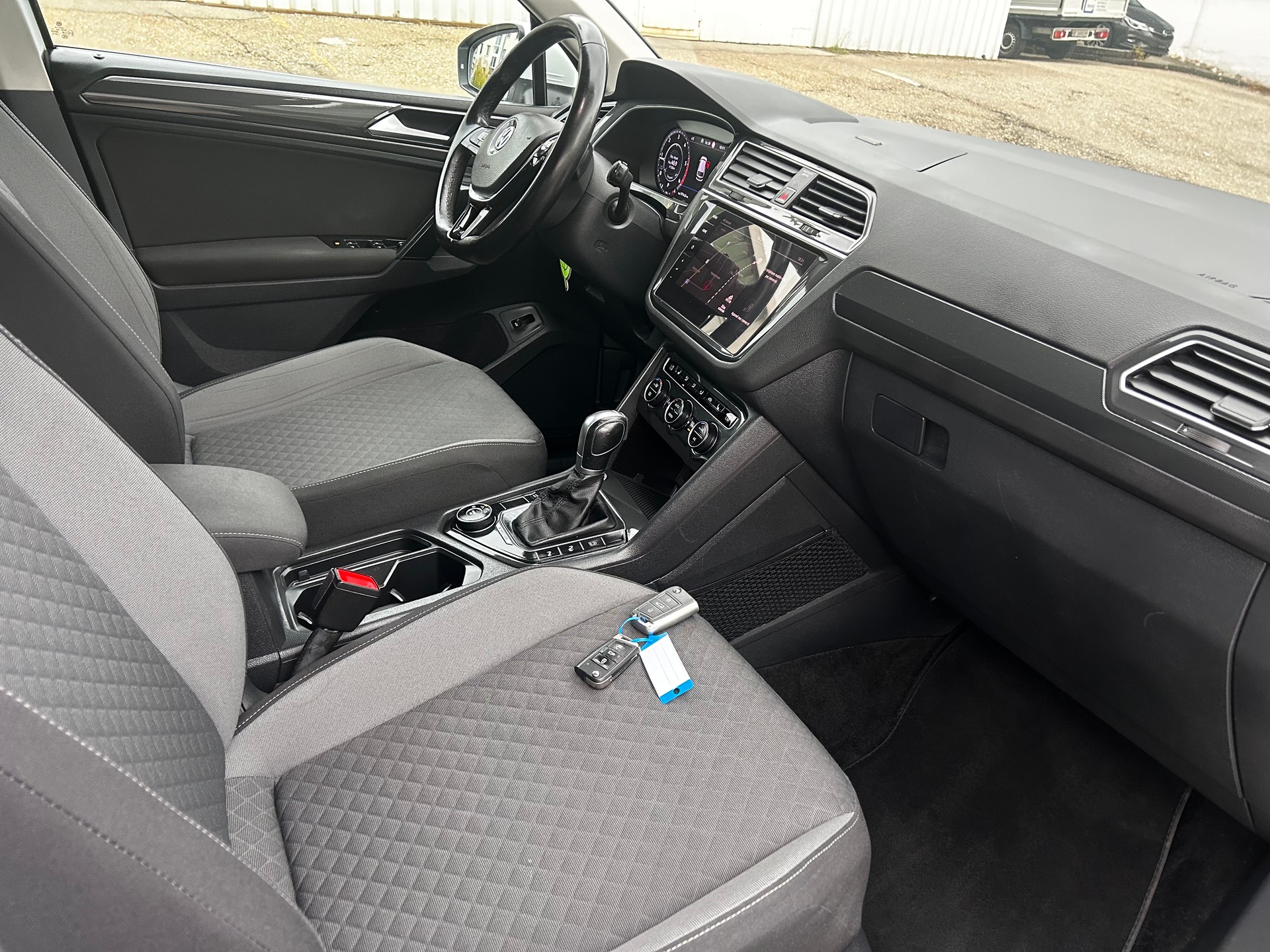 VW Tiguan 2.0 TDI SCR Comfortline 4Motion DSG-image-10