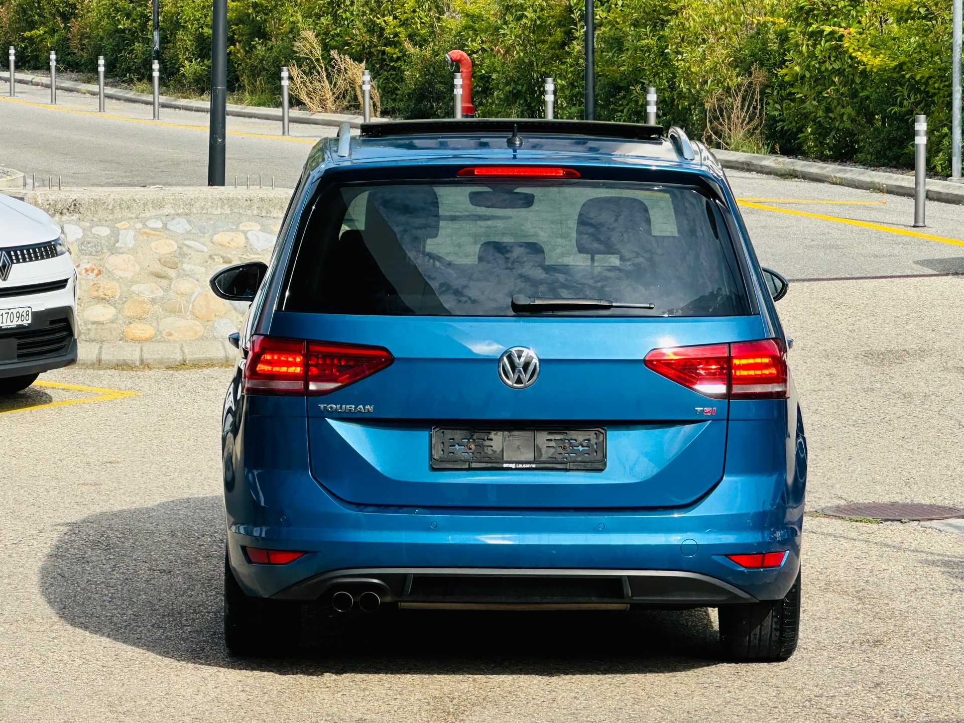 VW Touran 1.4 TSI BlueMotion Technology Highline DSG-image-4