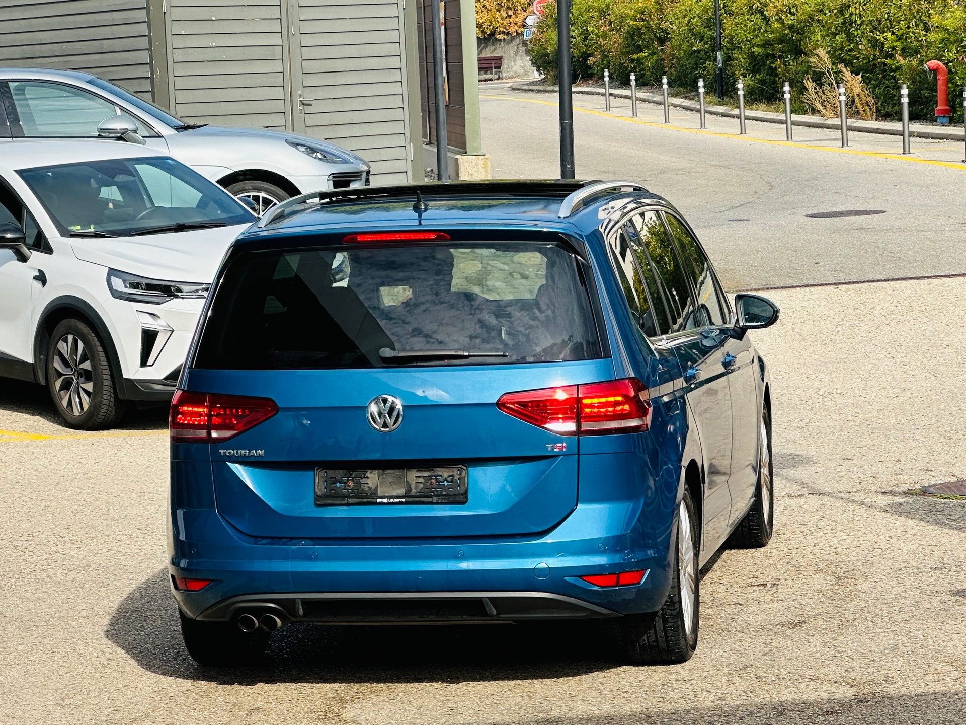 VW Touran 1.4 TSI BlueMotion Technology Highline DSG-image-6