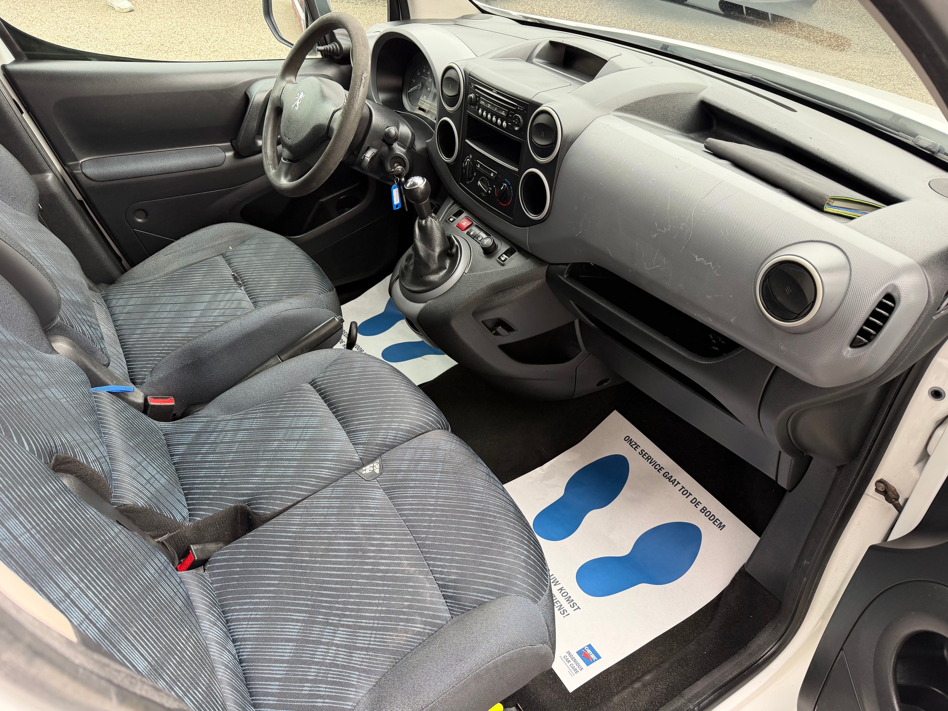 PEUGEOT Partner 1.6 HDI Urban Pack-image-7