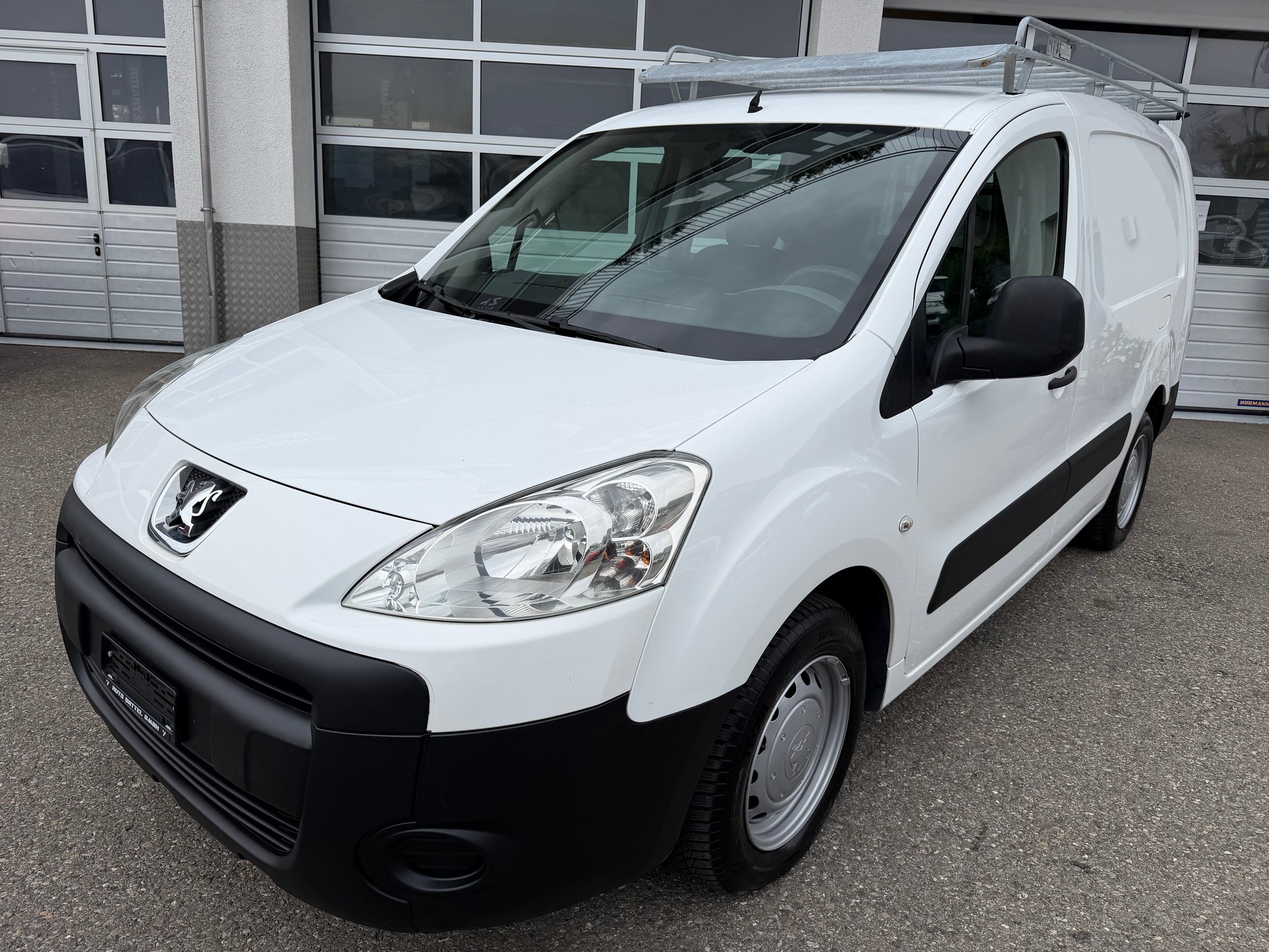 PEUGEOT Partner 1.6 HDI Urban Pack-image-0