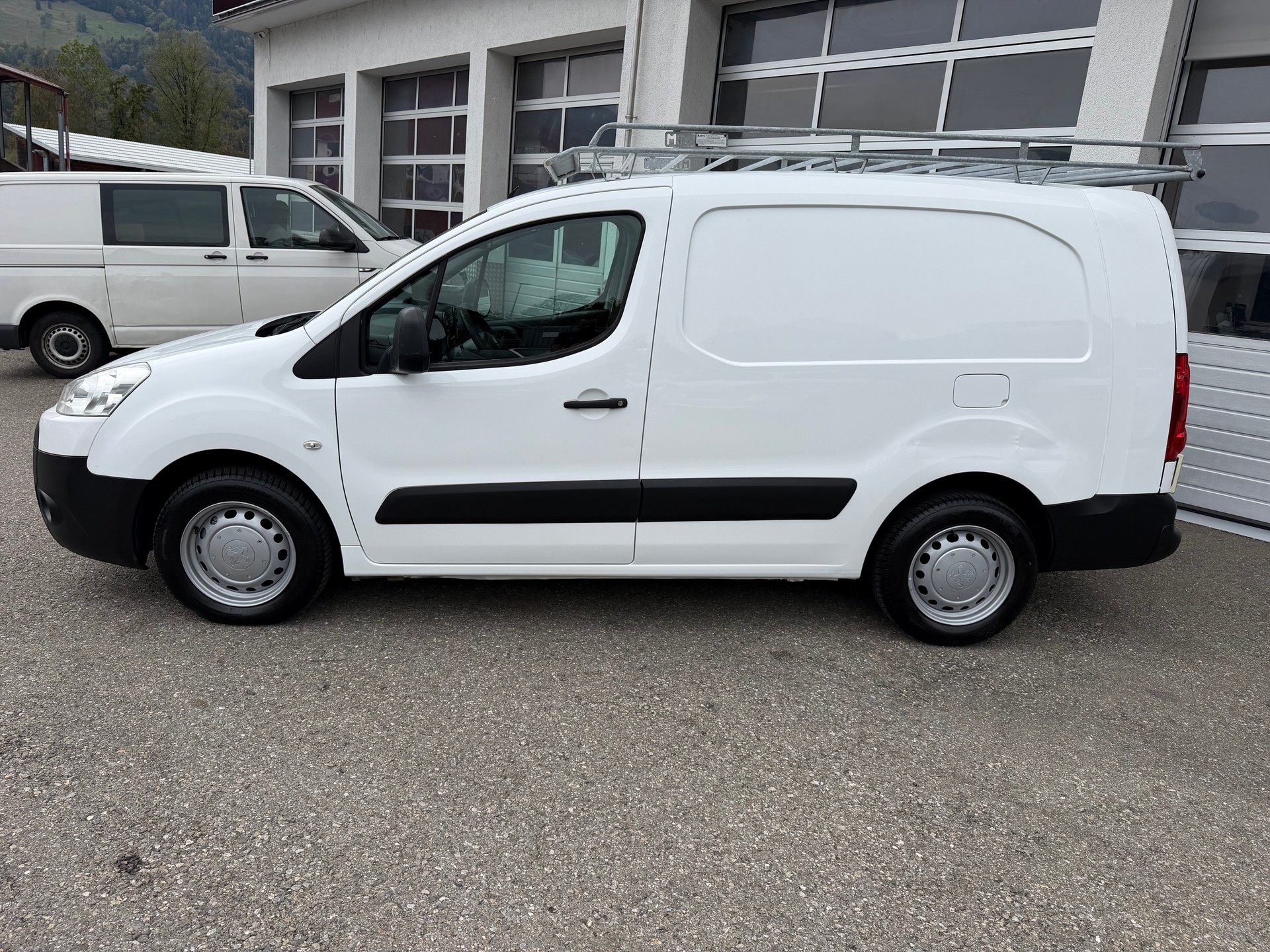 PEUGEOT Partner 1.6 HDI Urban Pack-image-1
