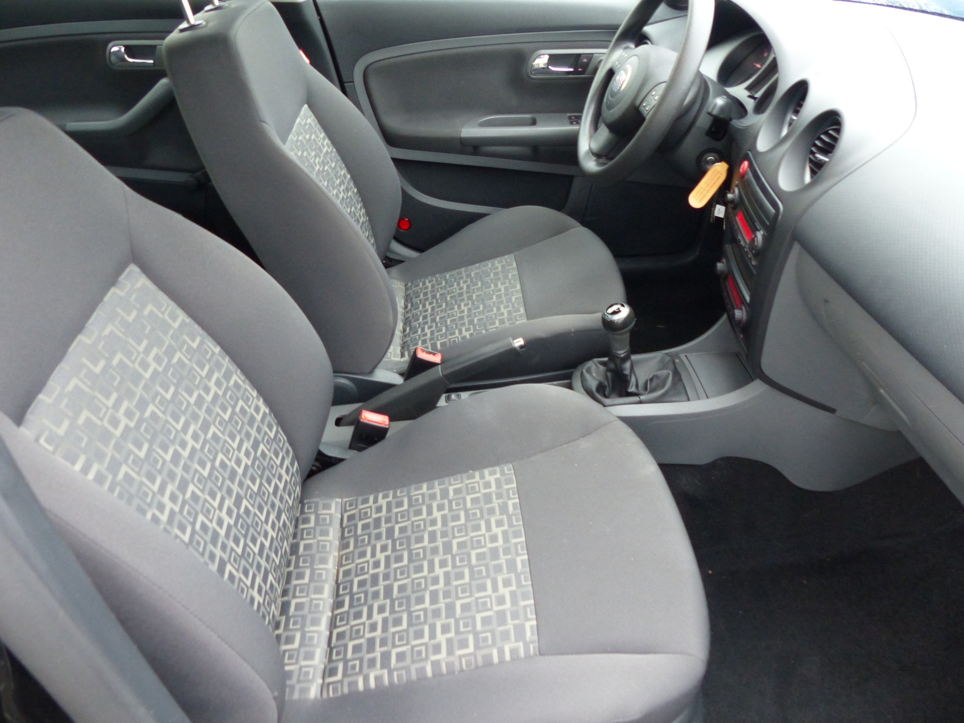 SEAT Ibiza 1.4 16V Shake-image-18