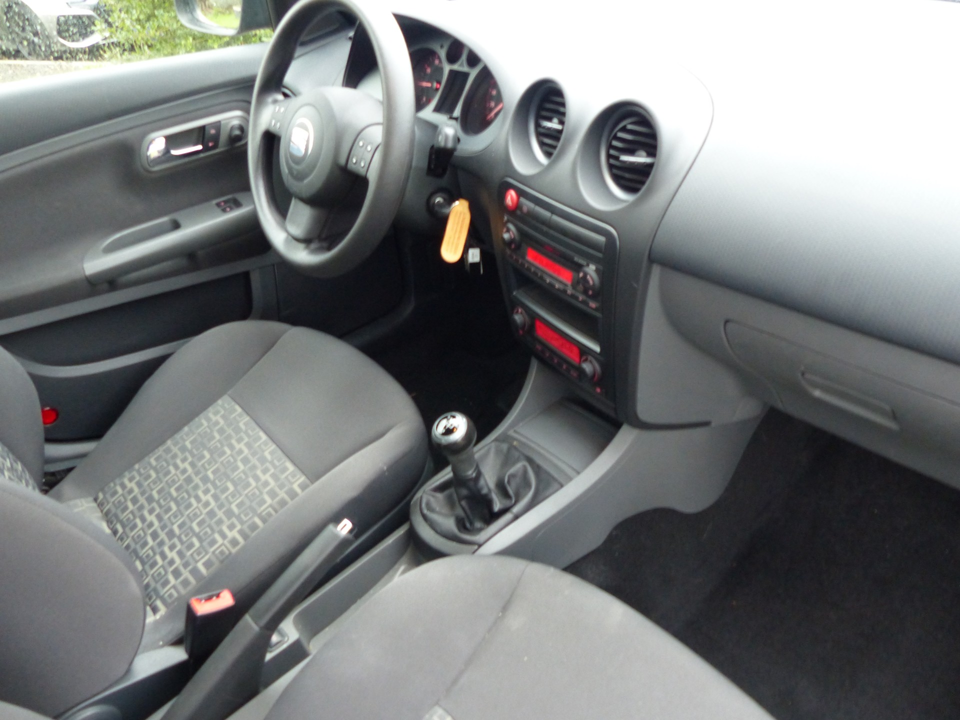 SEAT Ibiza 1.4 16V Shake-image-17
