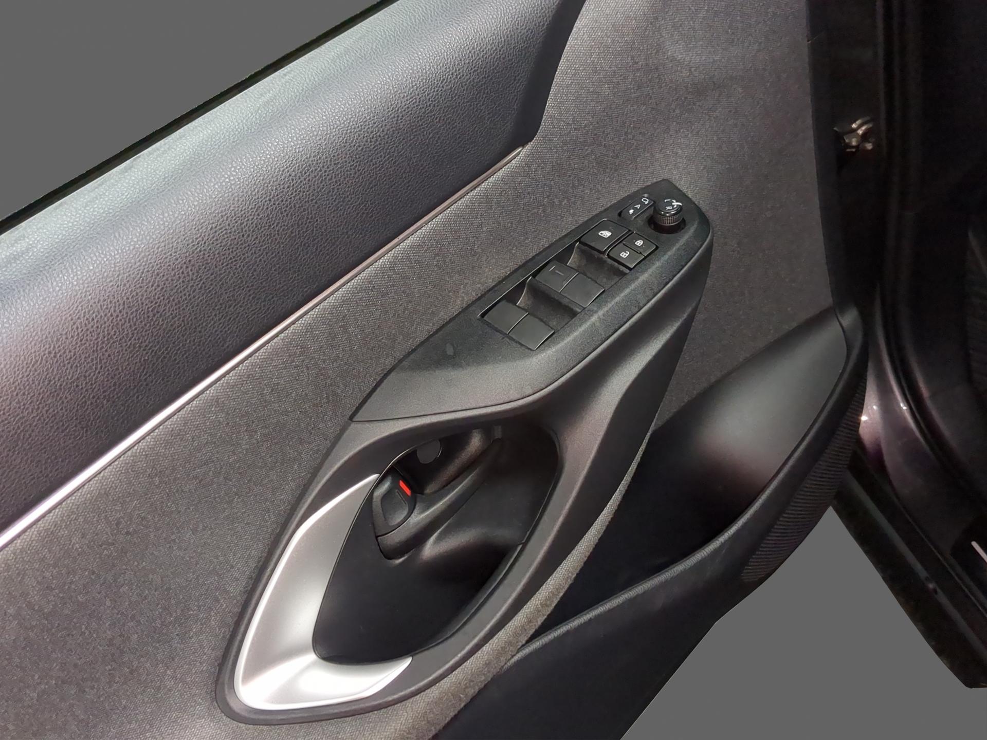TOYOTA Yaris Cross 1.5 Trend e-CVT AWDi-image-17
