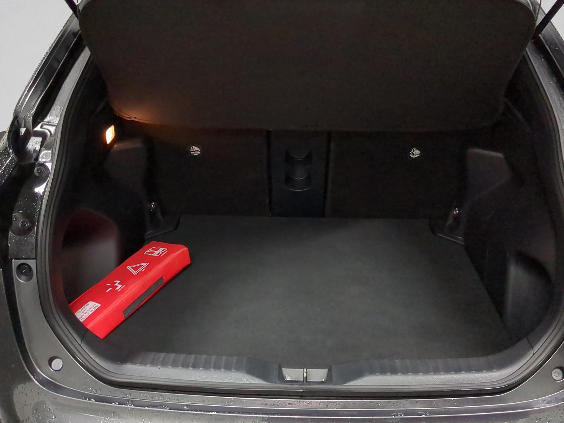 TOYOTA Yaris Cross 1.5 Trend e-CVT AWDi-image-14