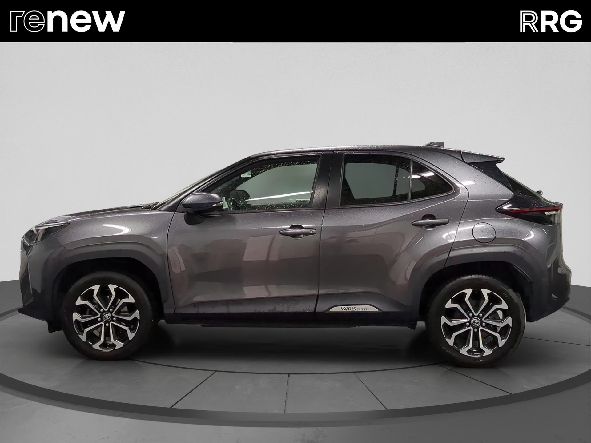 TOYOTA Yaris Cross 1.5 Trend e-CVT AWDi-image-5