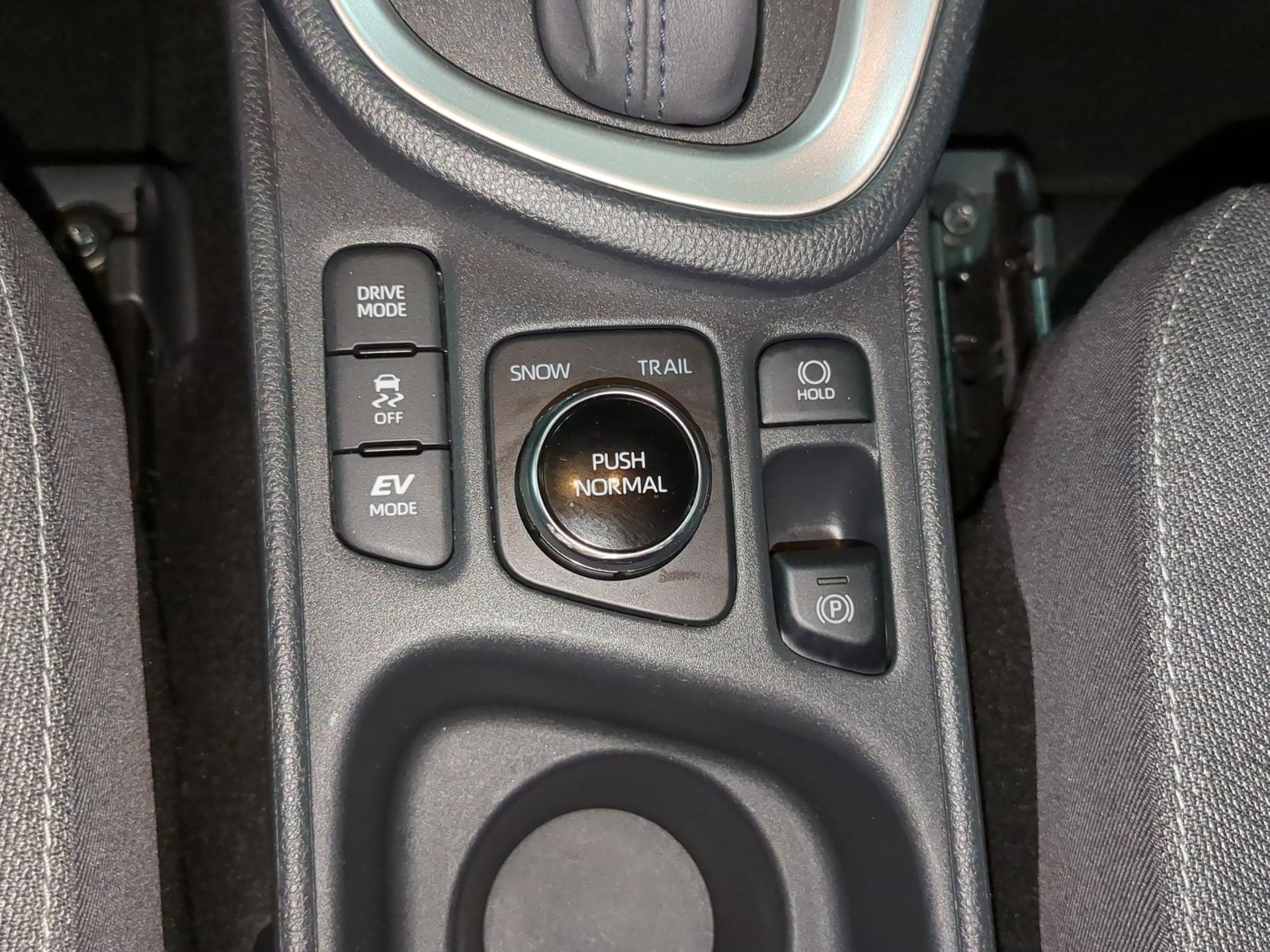 TOYOTA Yaris Cross 1.5 Trend e-CVT AWDi-image-18