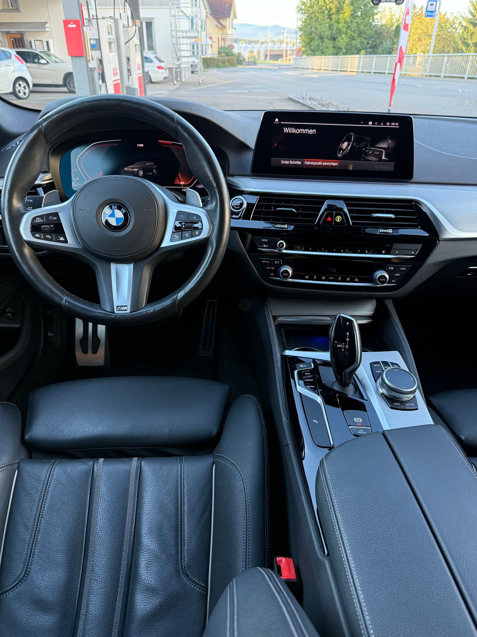 BMW 530d xDrive Touring Pure M Sport Edition Steptr.-image-6