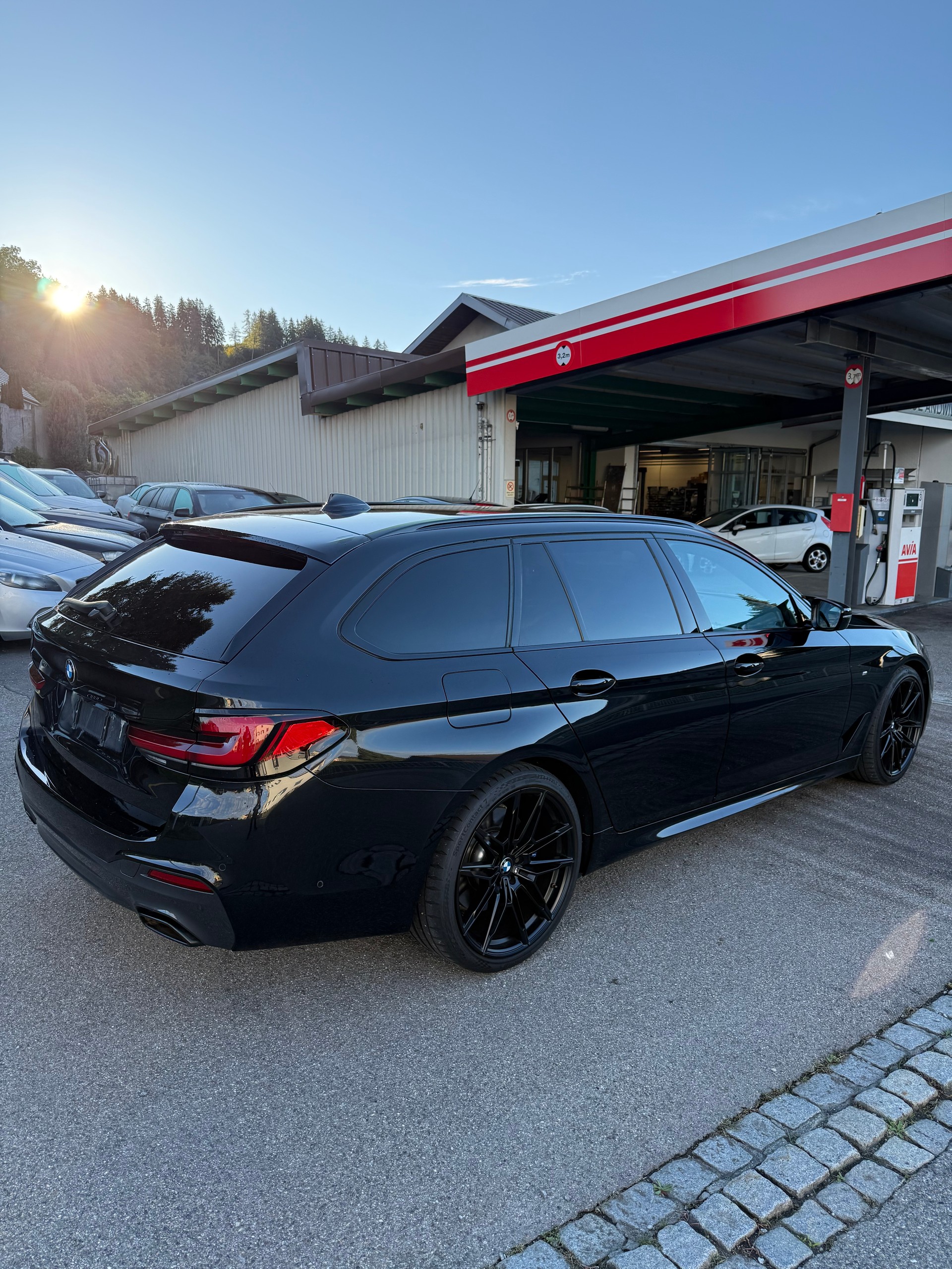 BMW 530d xDrive Touring Pure M Sport Edition Steptr.-image-3
