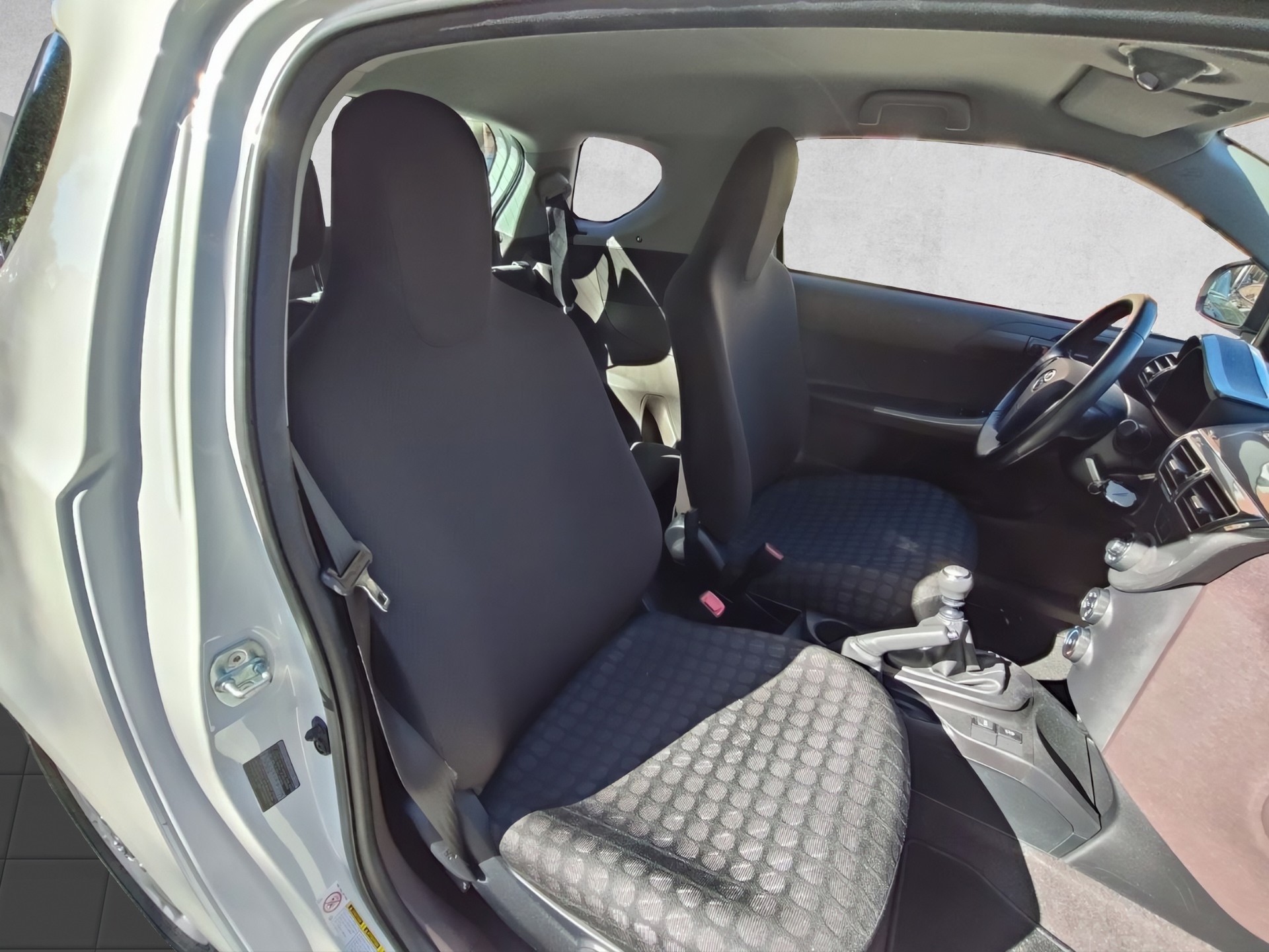 TOYOTA iQ 1.0 VVT-i Eco-image-8