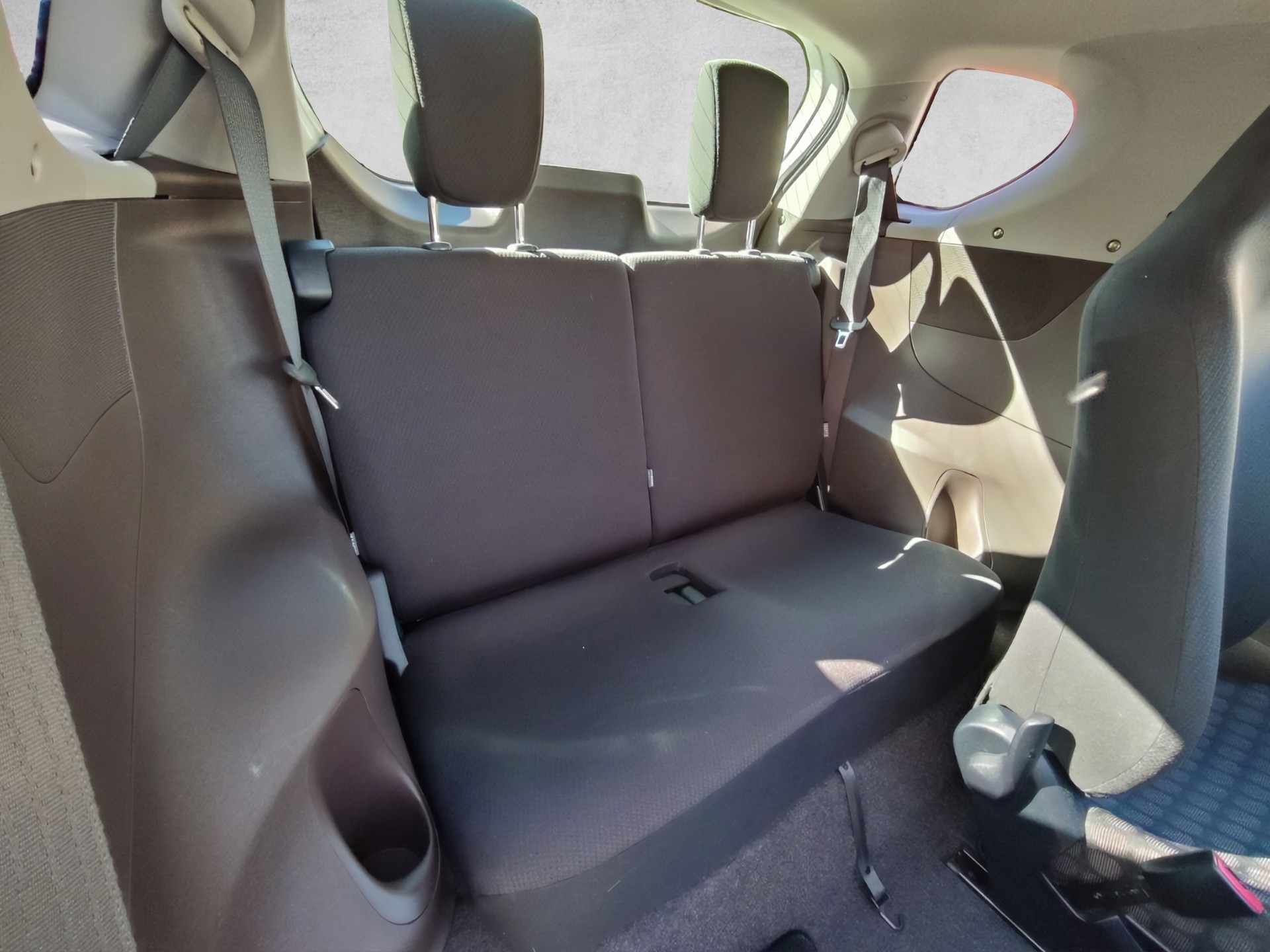 TOYOTA iQ 1.0 VVT-i Eco-image-9