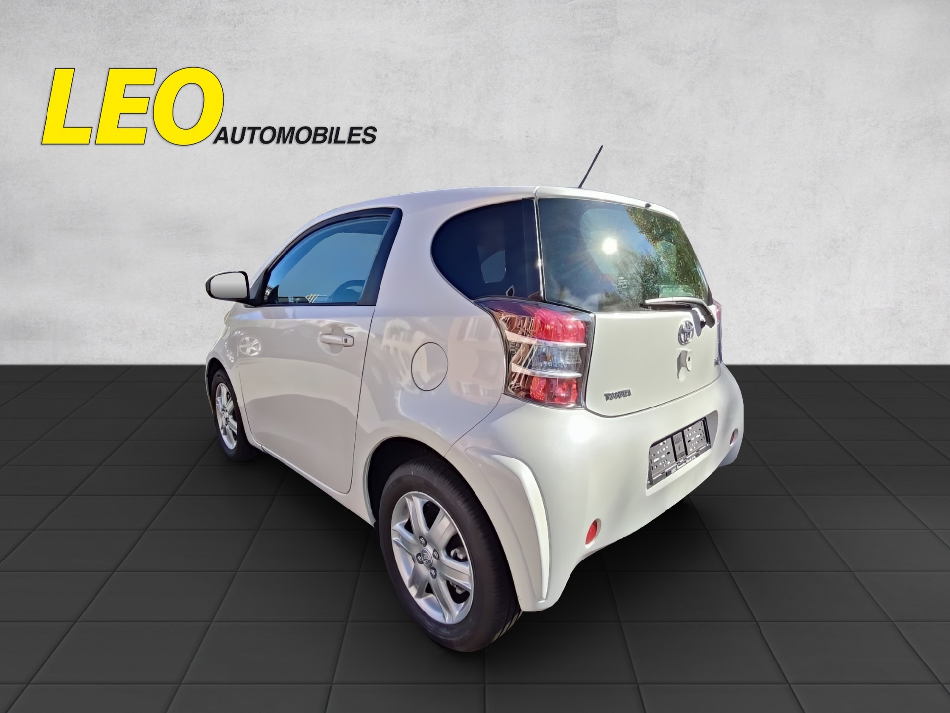 TOYOTA iQ 1.0 VVT-i Eco-image-1