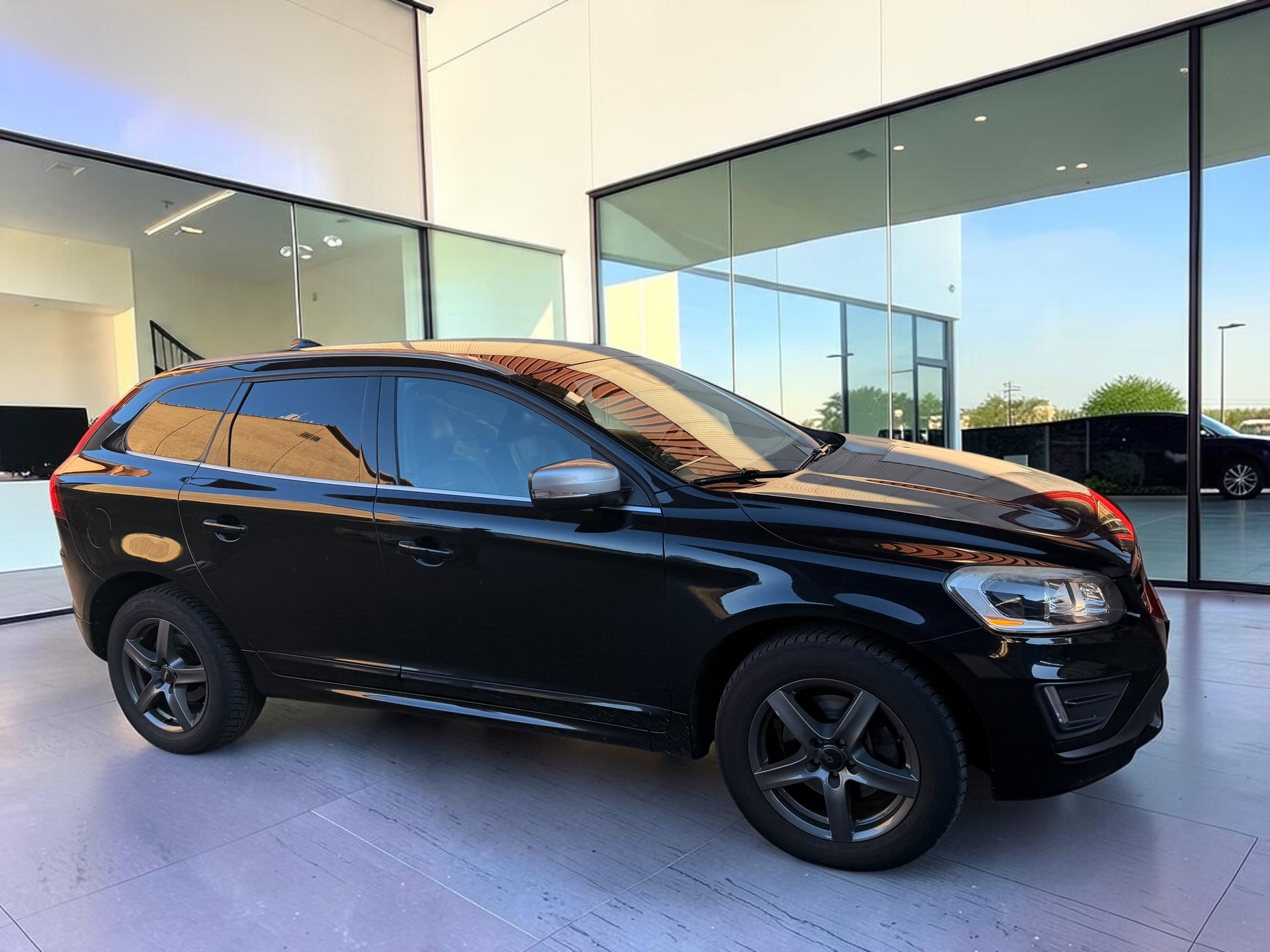 VOLVO XC60 D5 AWD Summum R-Design Geartronic-image-1