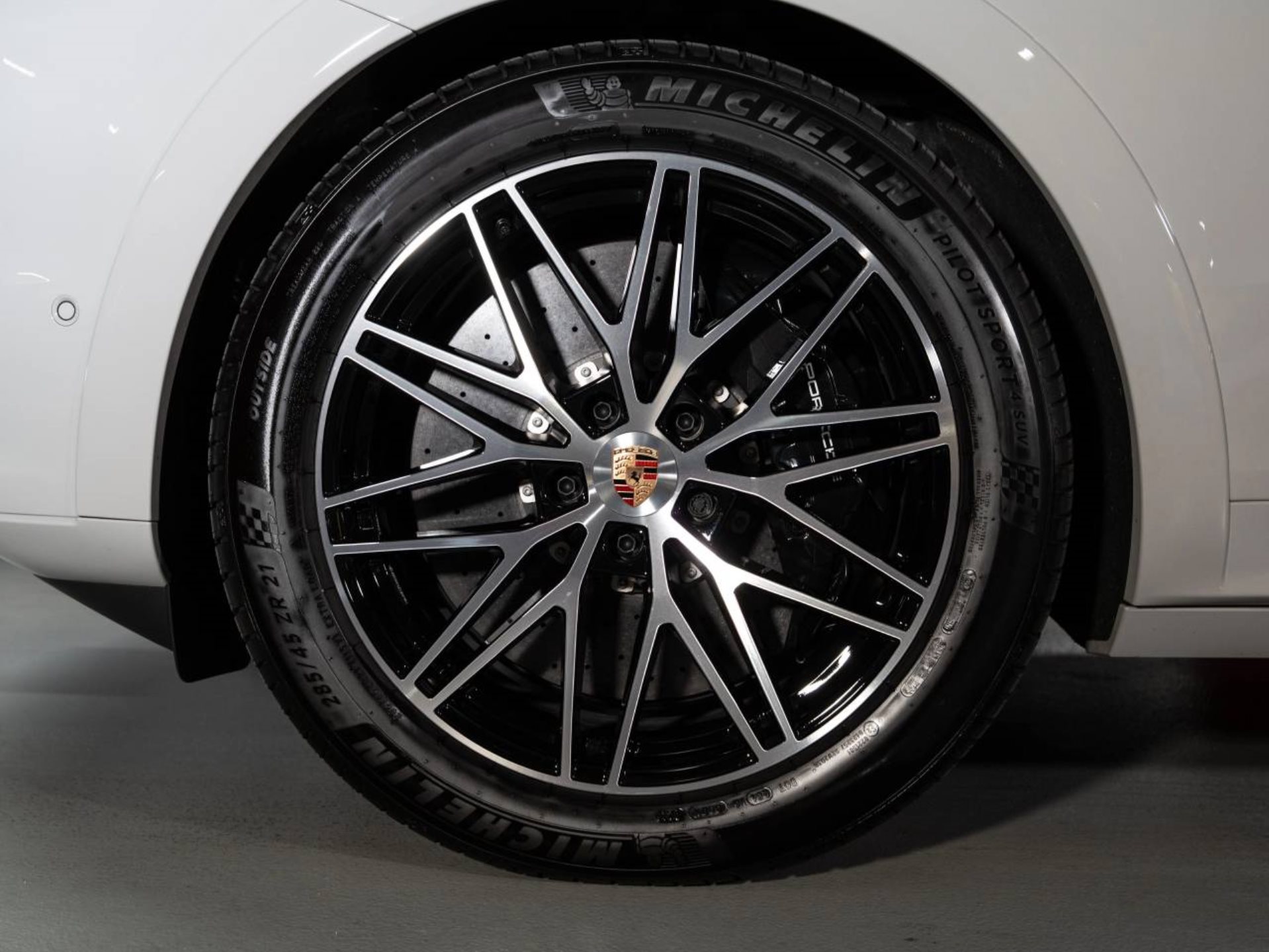 PORSCHE Cayenne GTS Coupé-image-19